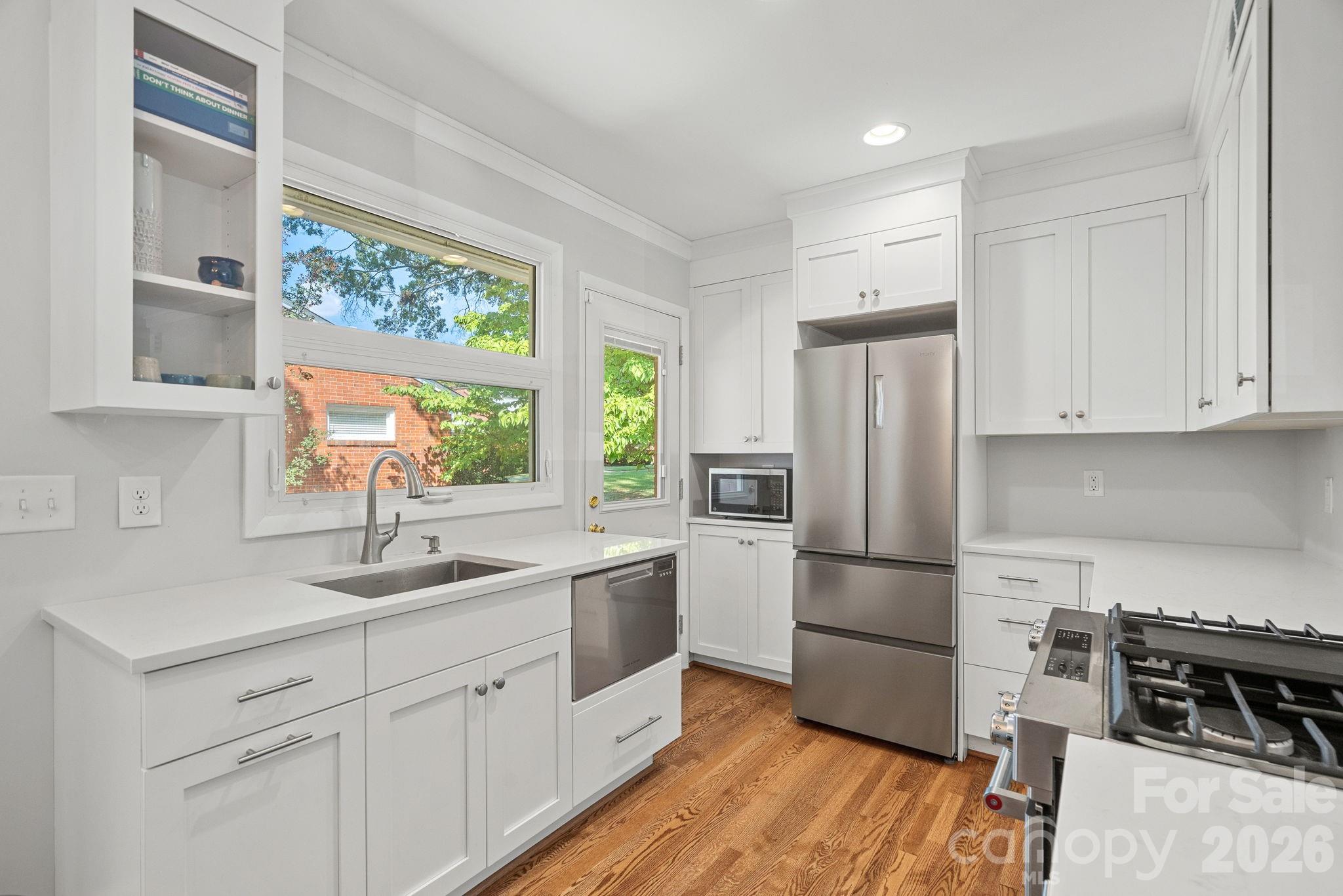 4703 Woodlark Lane Property Photo 8