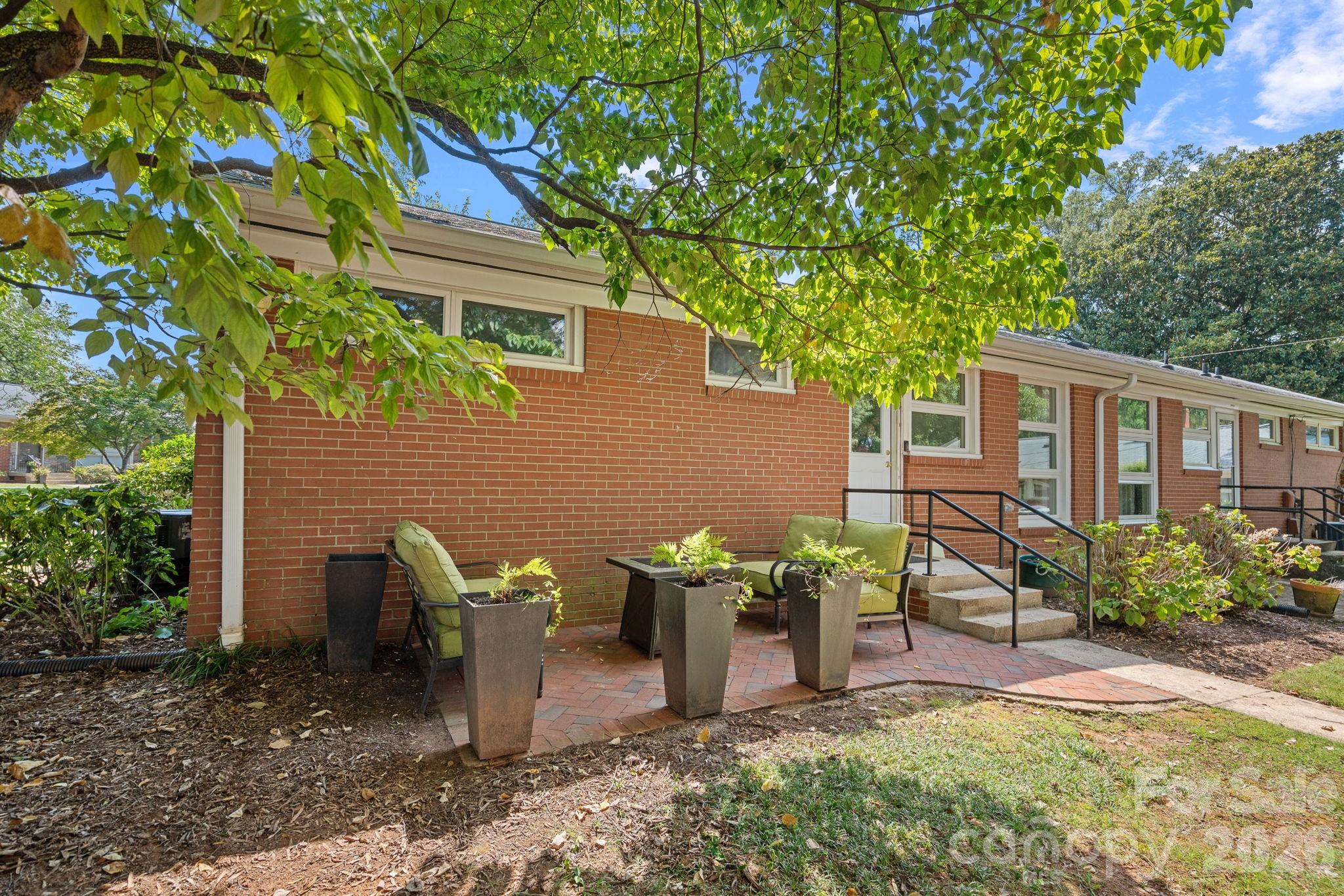 4703 Woodlark Lane Property Photo 17