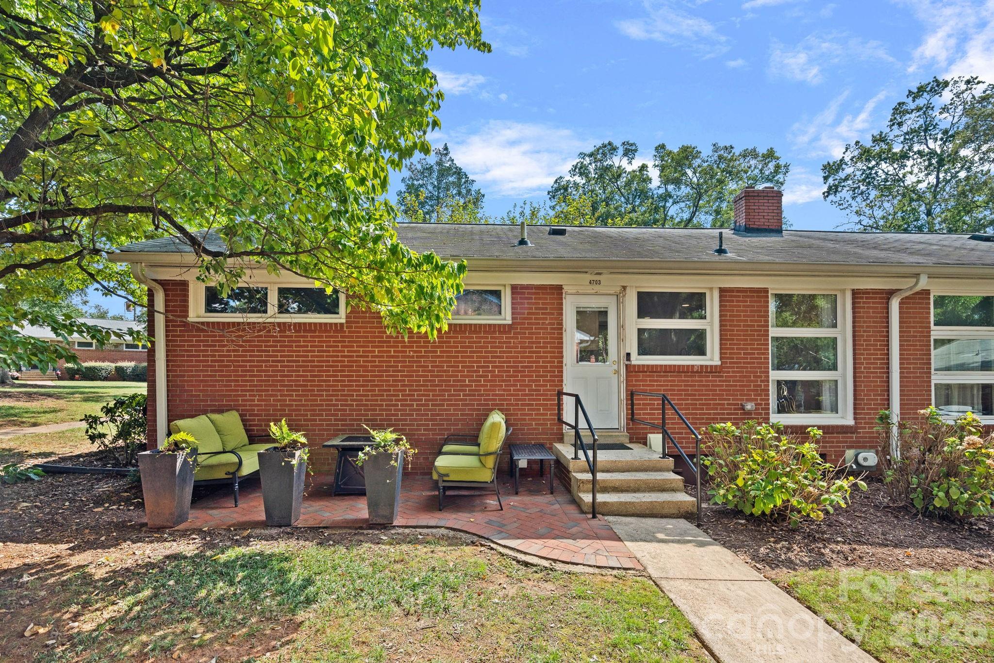 4703 Woodlark Lane Property Photo 18