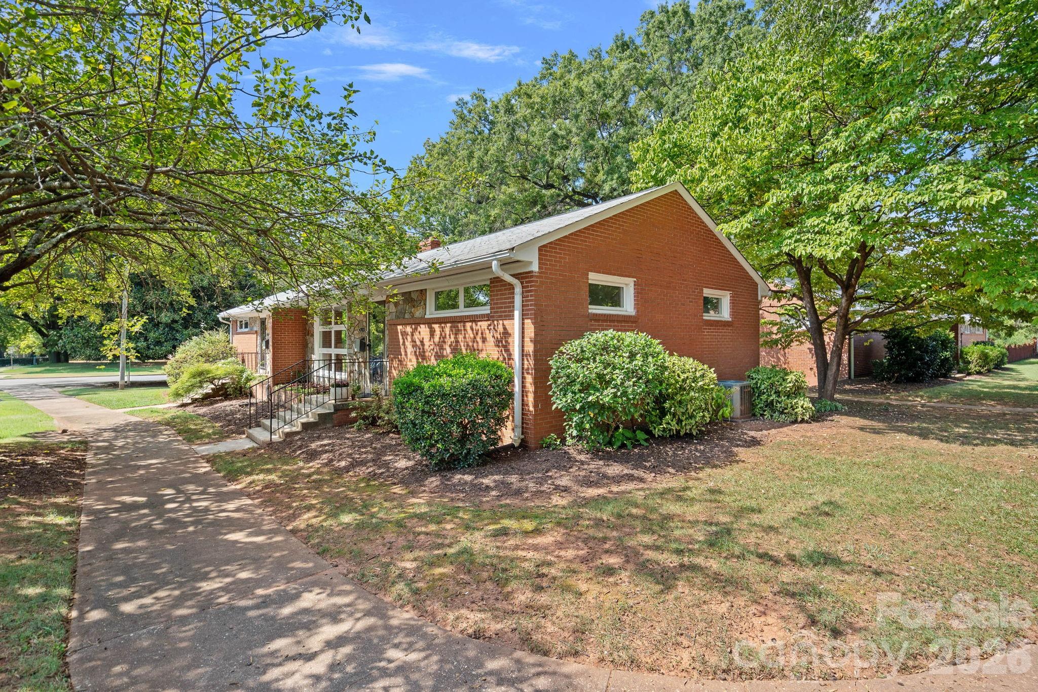 4703 Woodlark Lane Property Photo 19