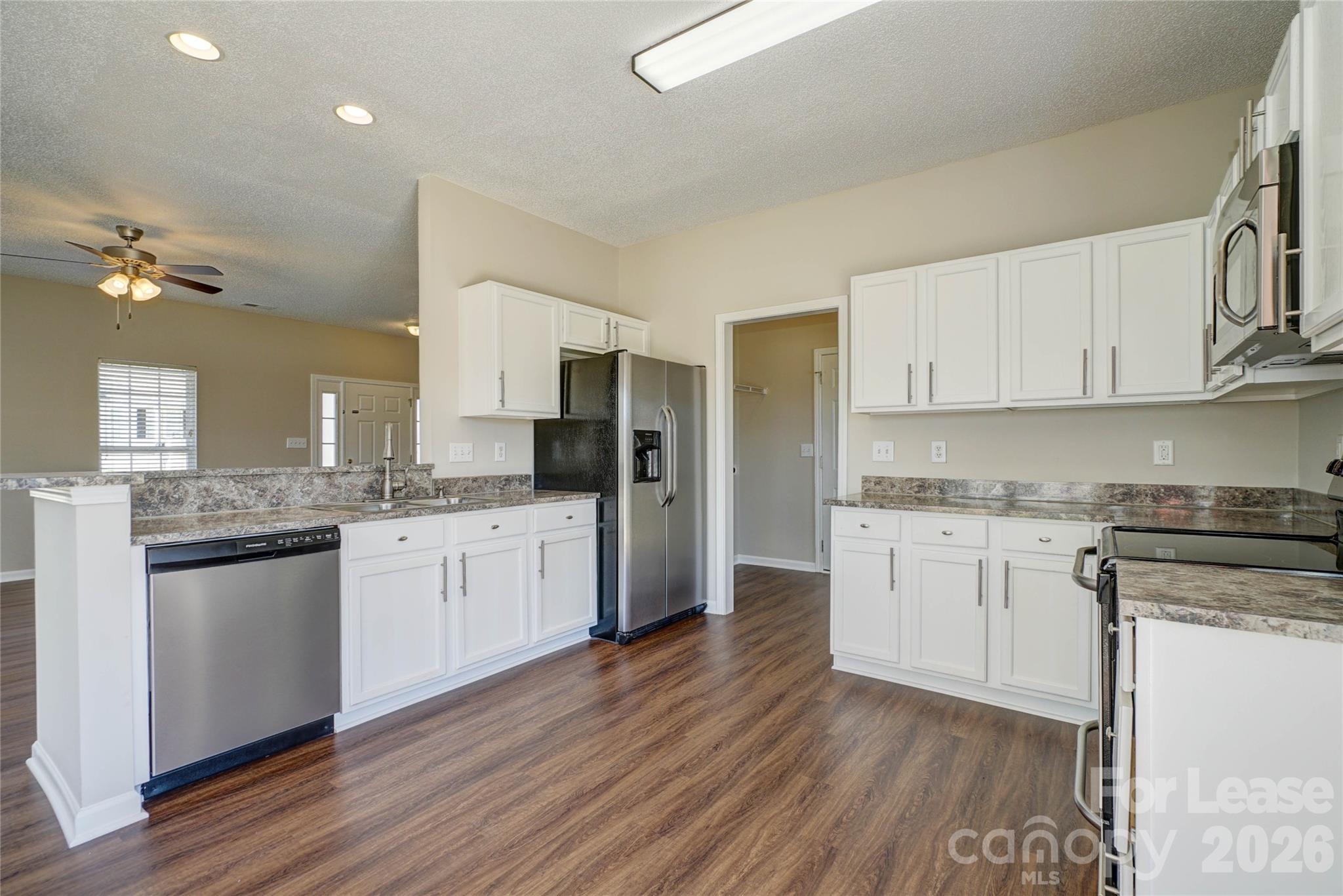2034 Wexford Way Property Photo 8