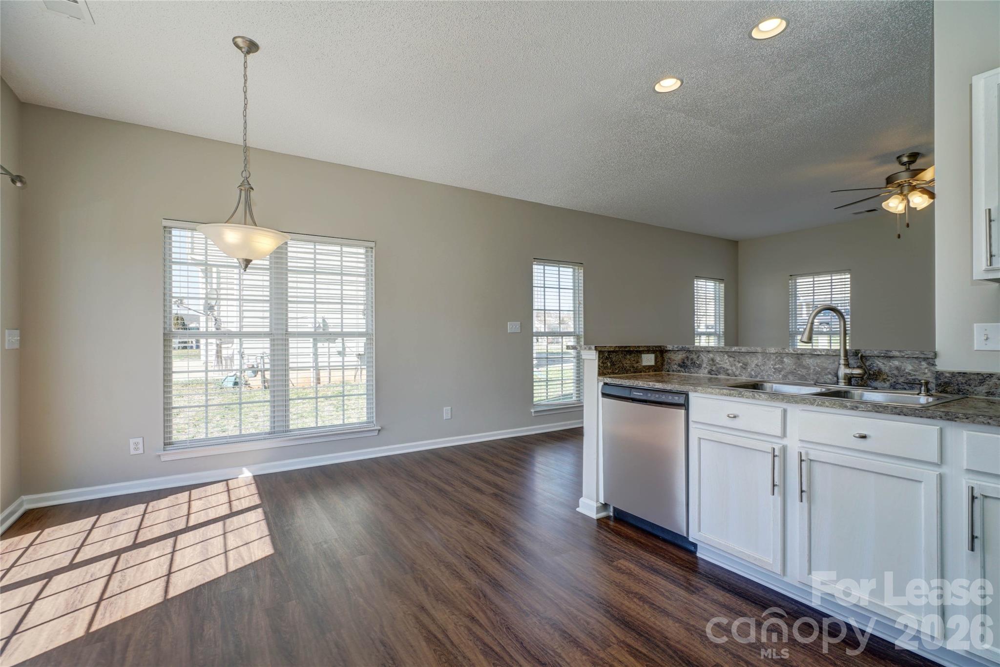 2034 Wexford Way Property Photo 10