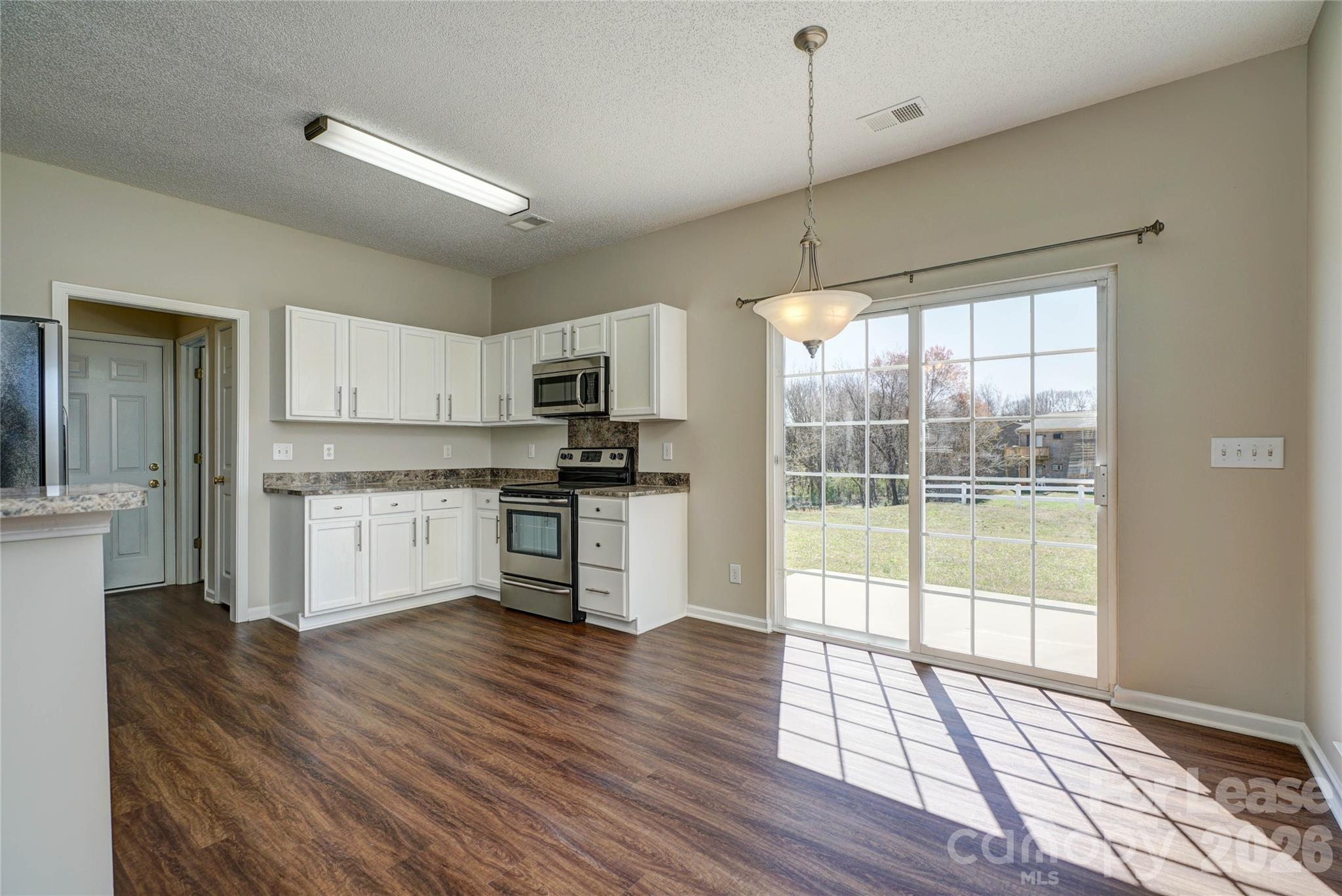 2034 Wexford Way Property Photo 11