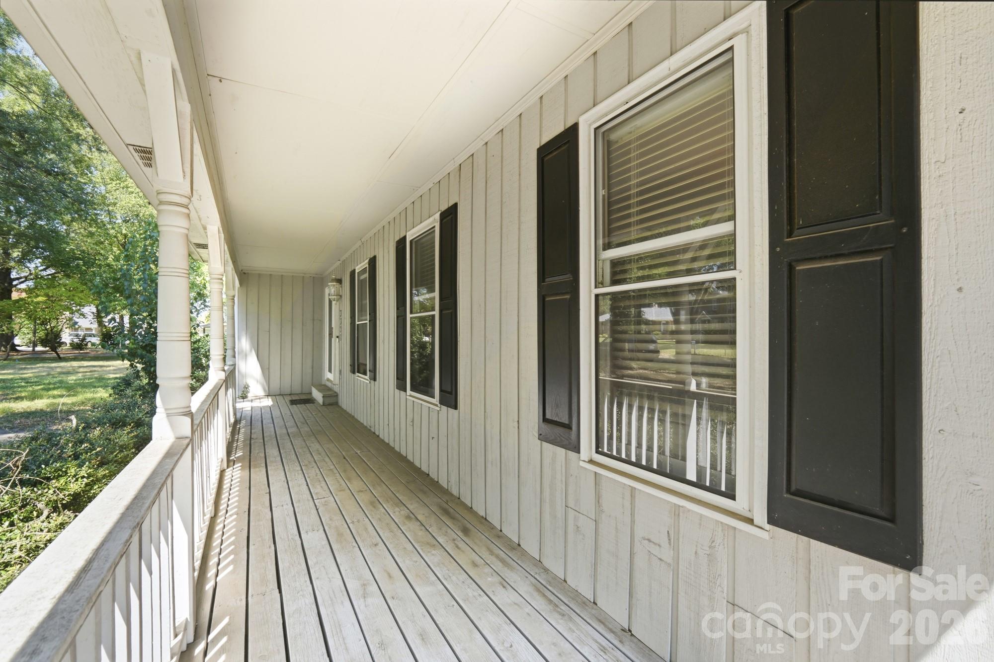 3321 Chilham Place Property Photo 4