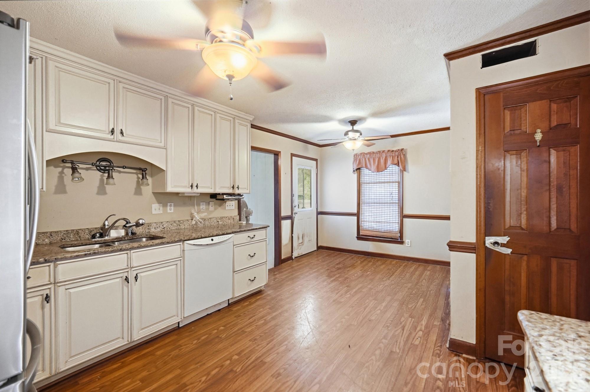 3321 Chilham Place Property Photo 11