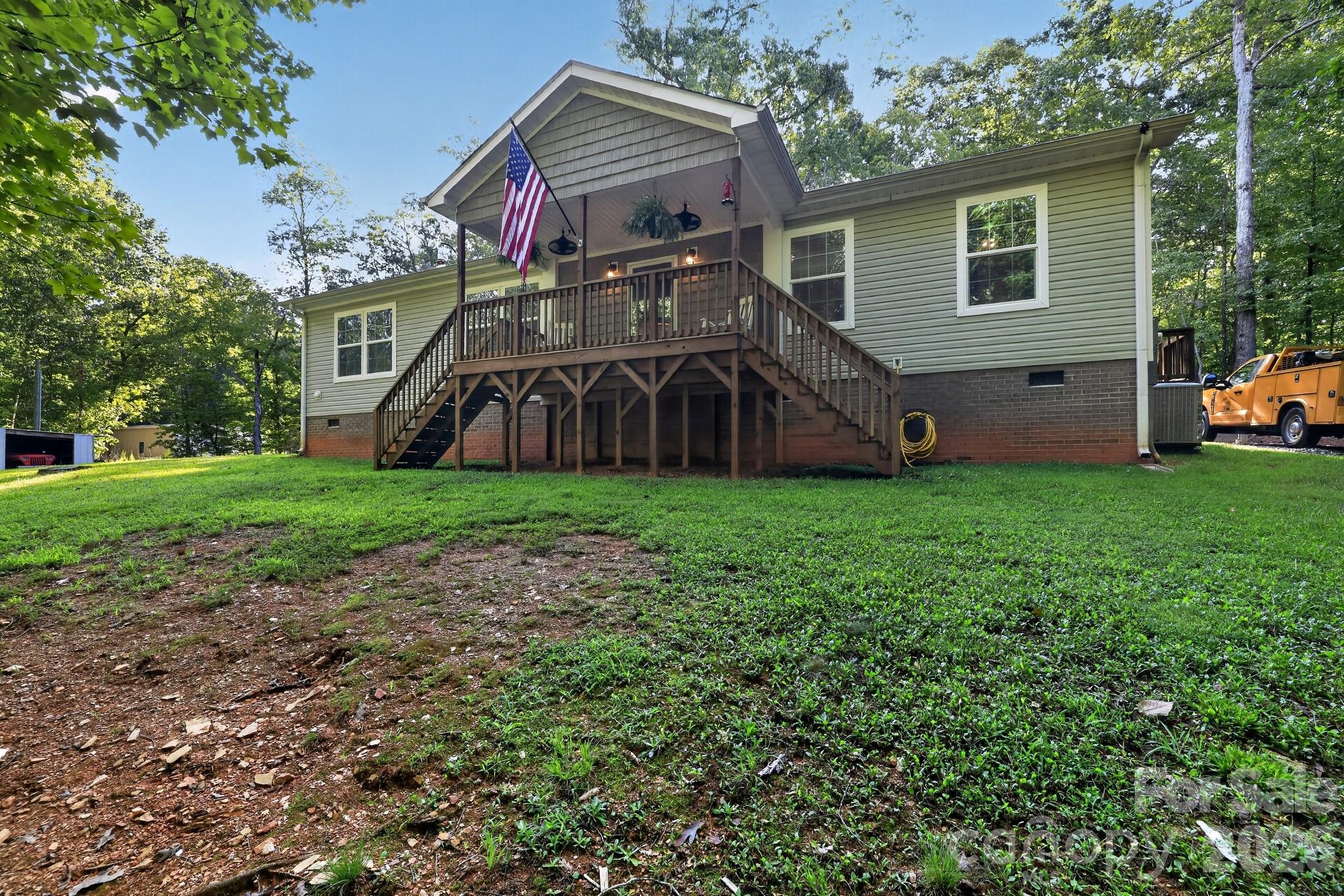 140 Fernwood Court Property Photo 1