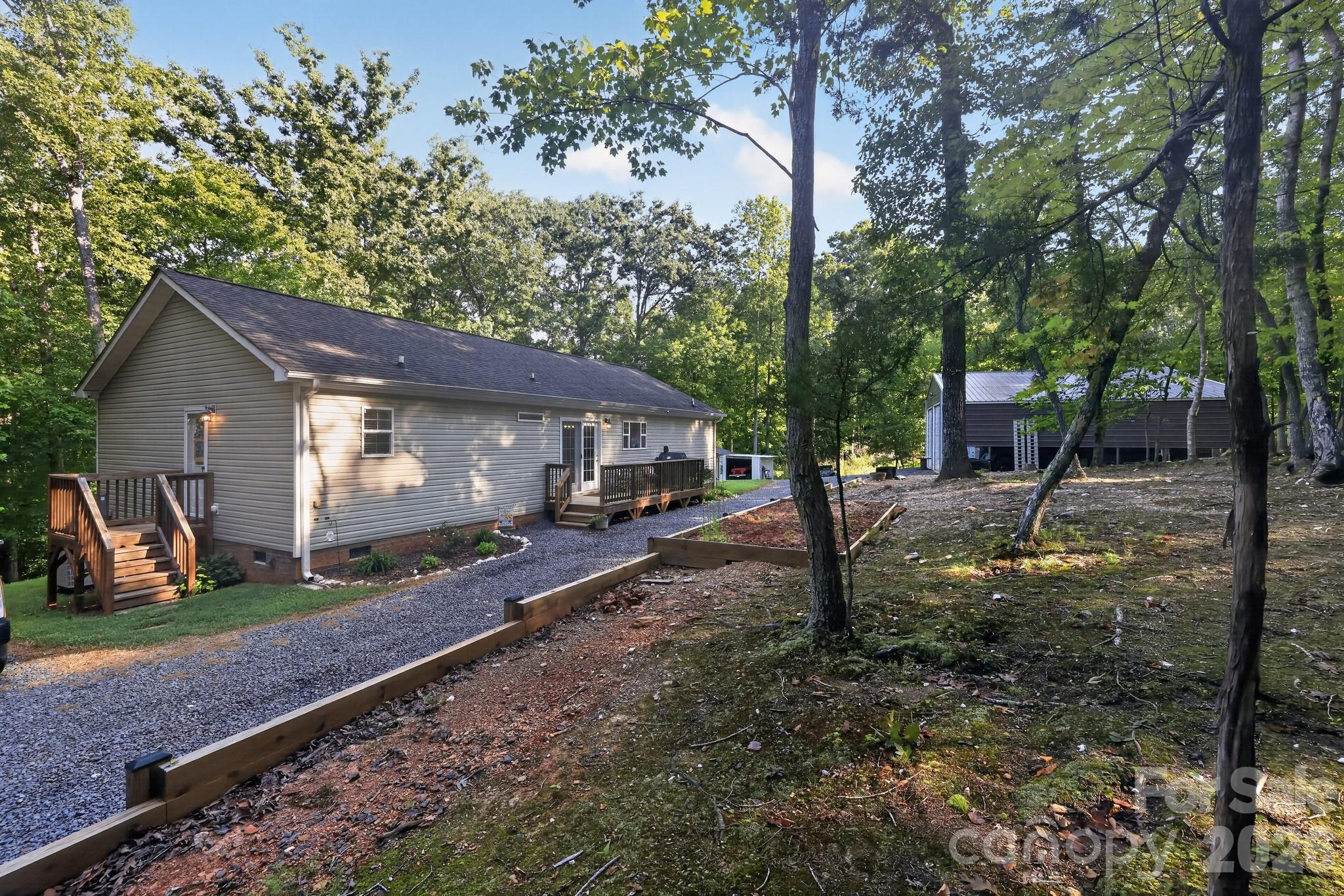 140 Fernwood Court Property Photo 4