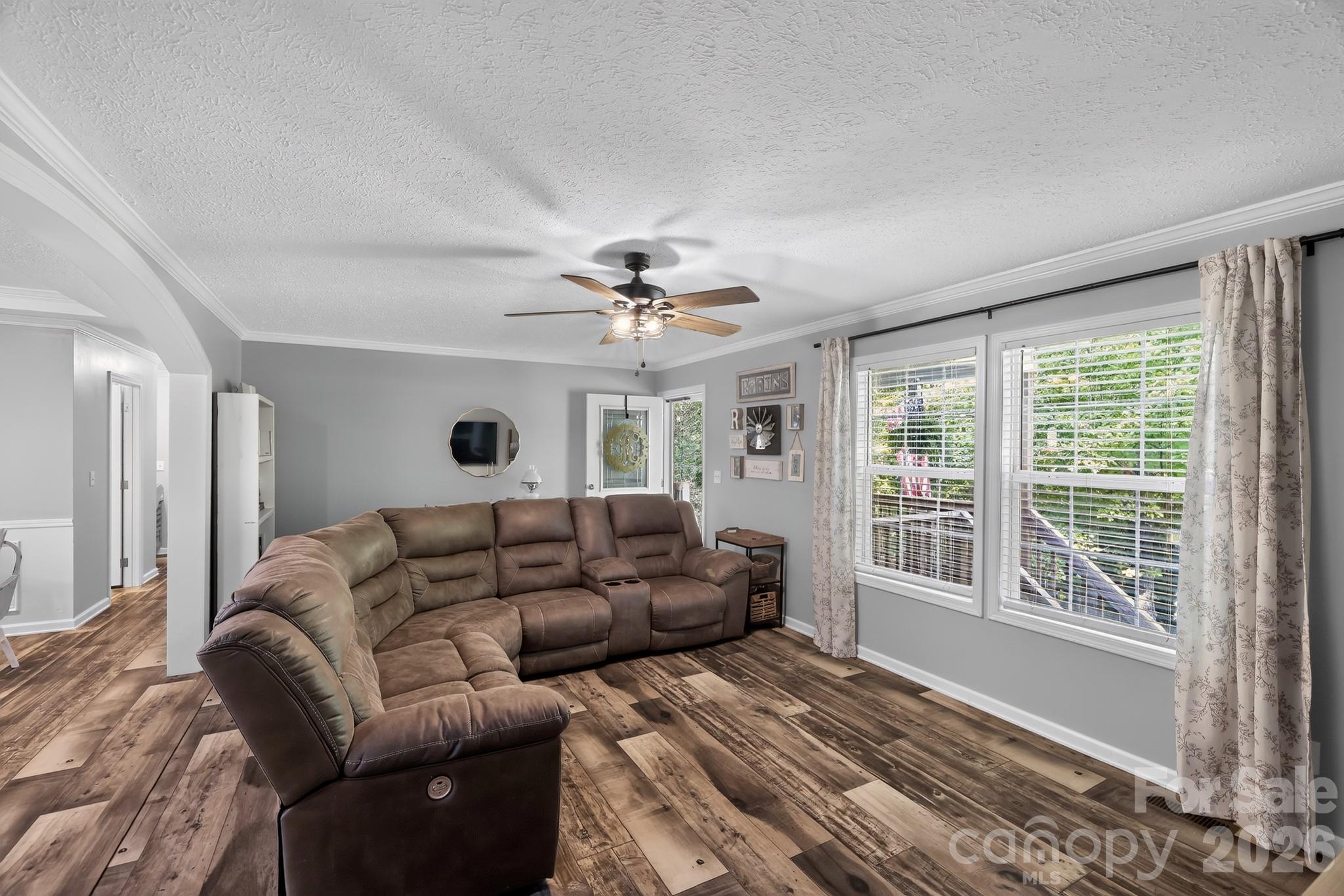 140 Fernwood Court Property Photo 6