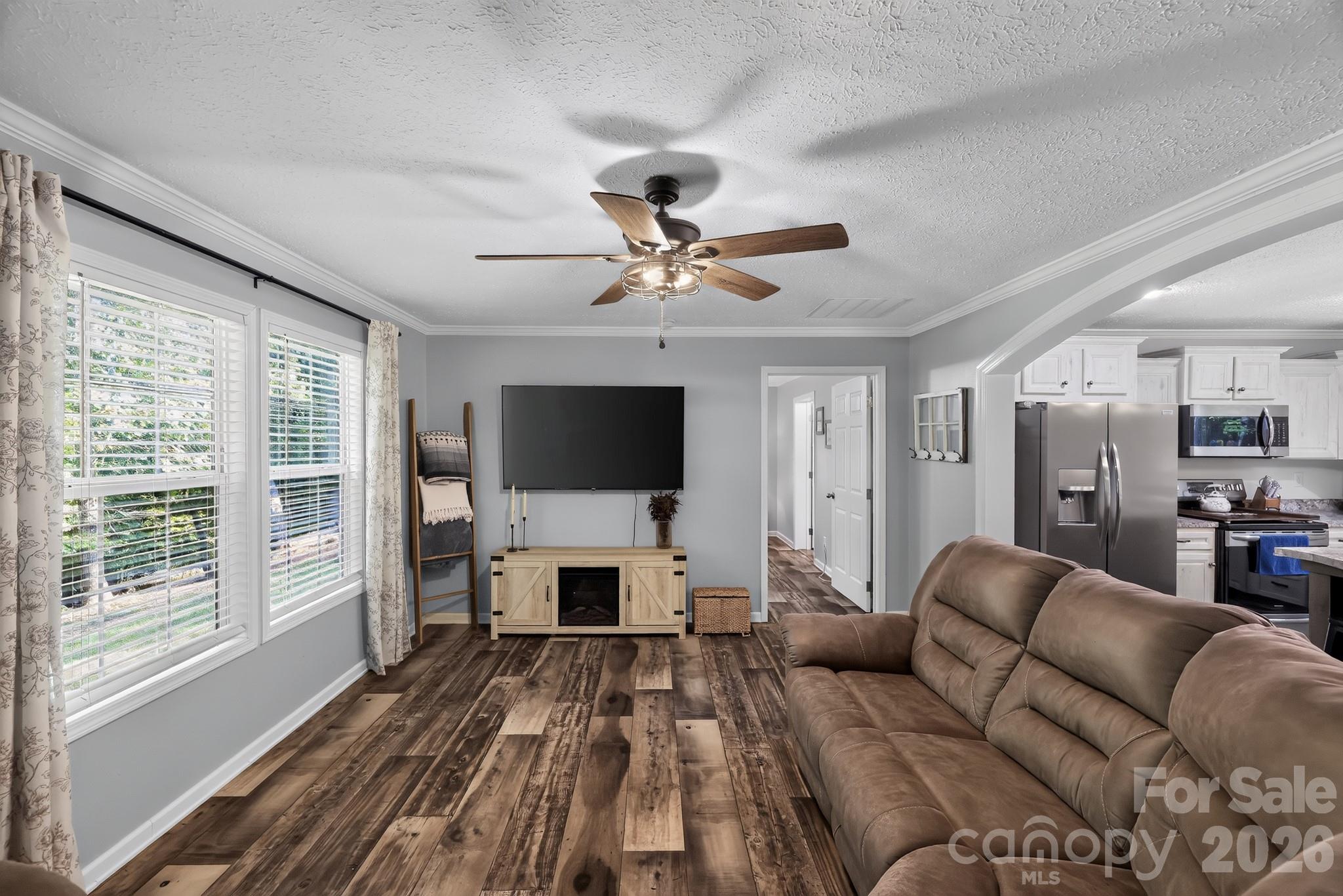 140 Fernwood Court Property Photo 9
