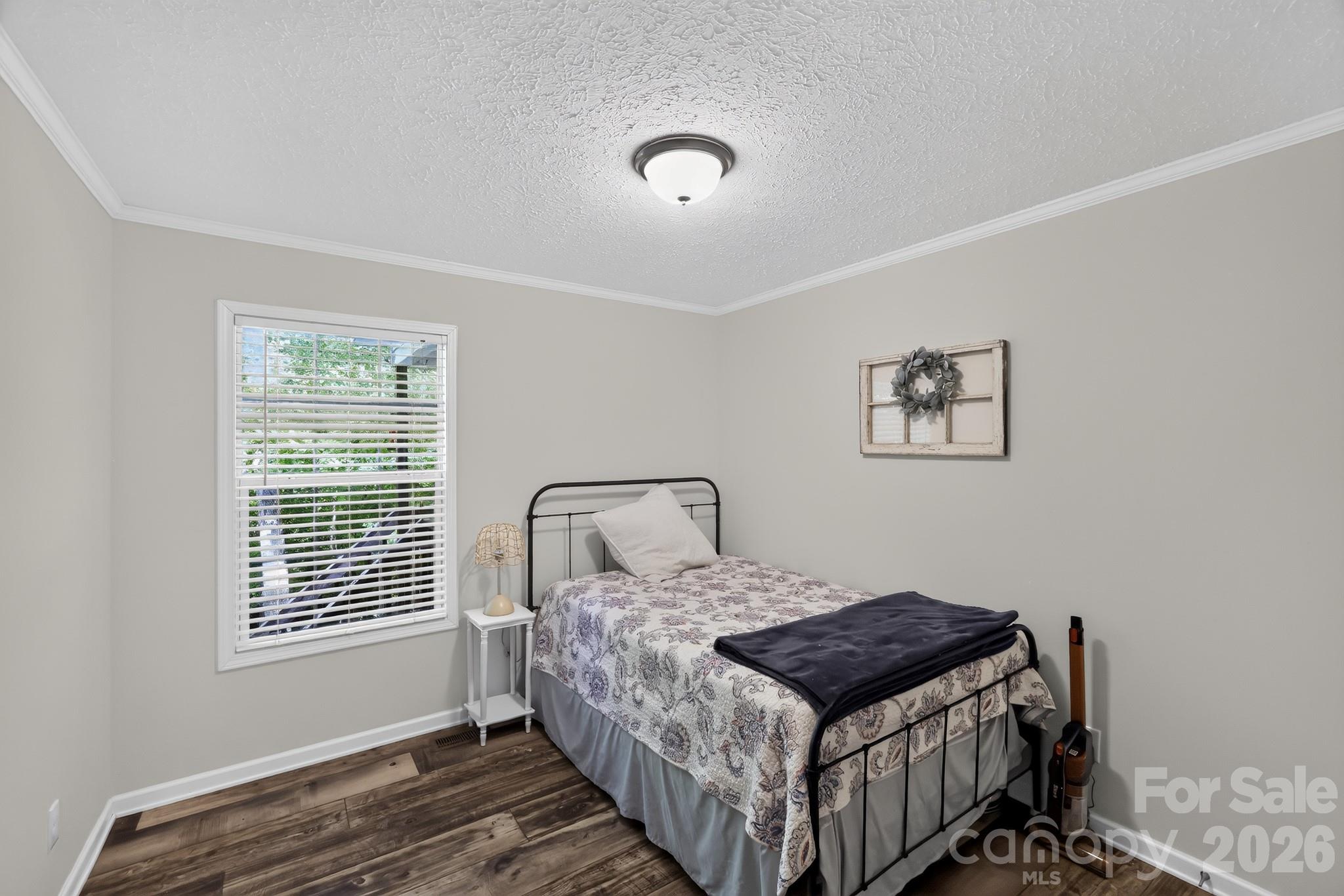 140 Fernwood Court Property Photo 16