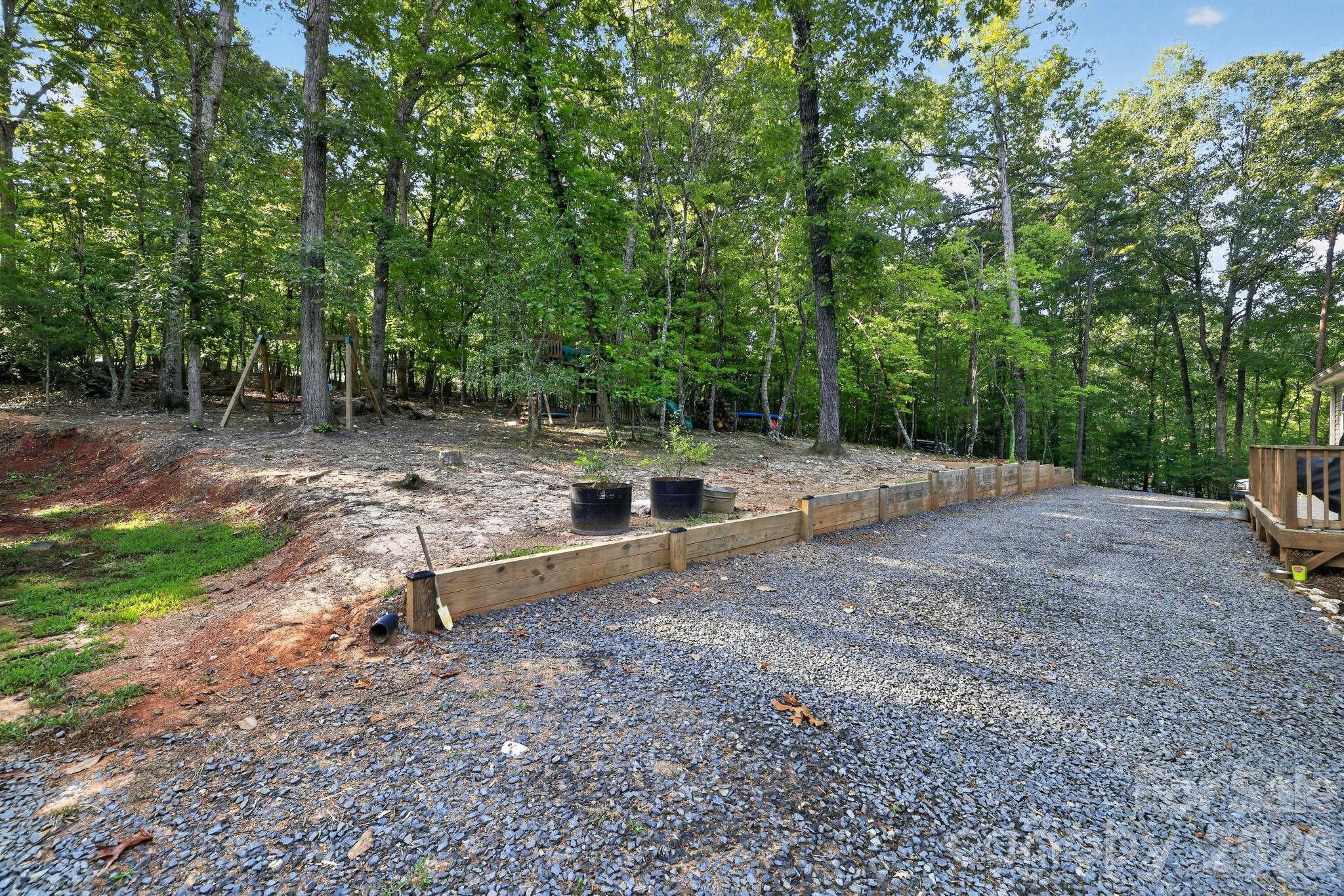 140 Fernwood Court Property Photo 28