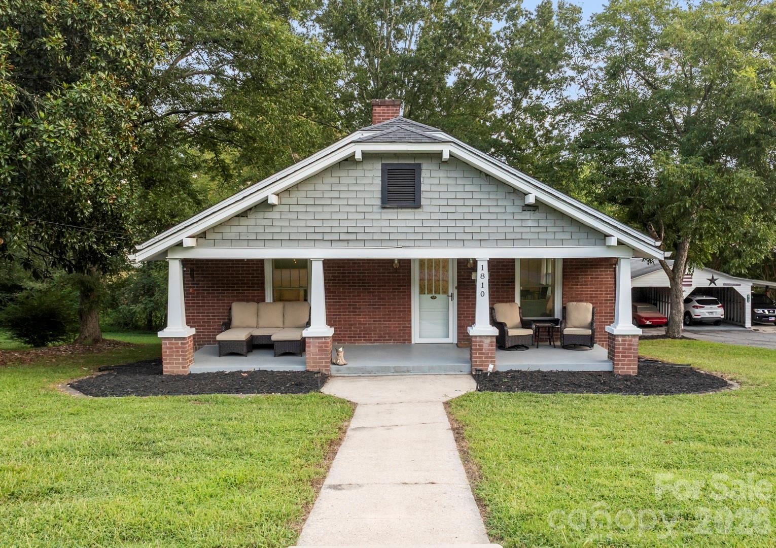 1810 Central Drive Property Photo 1