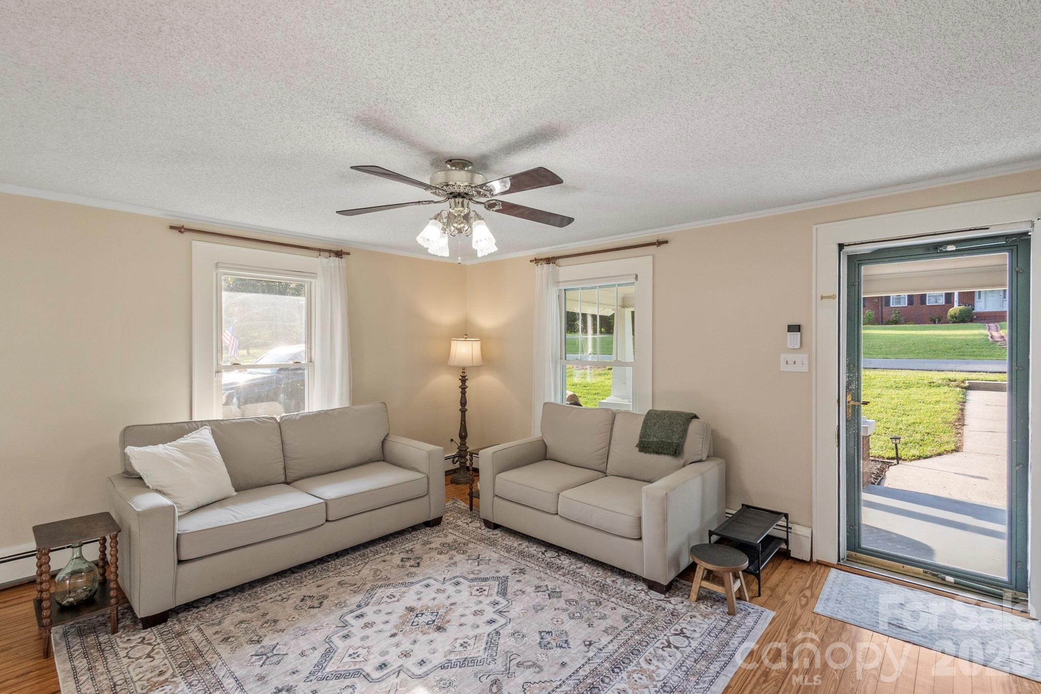 1810 Central Drive Property Photo 3