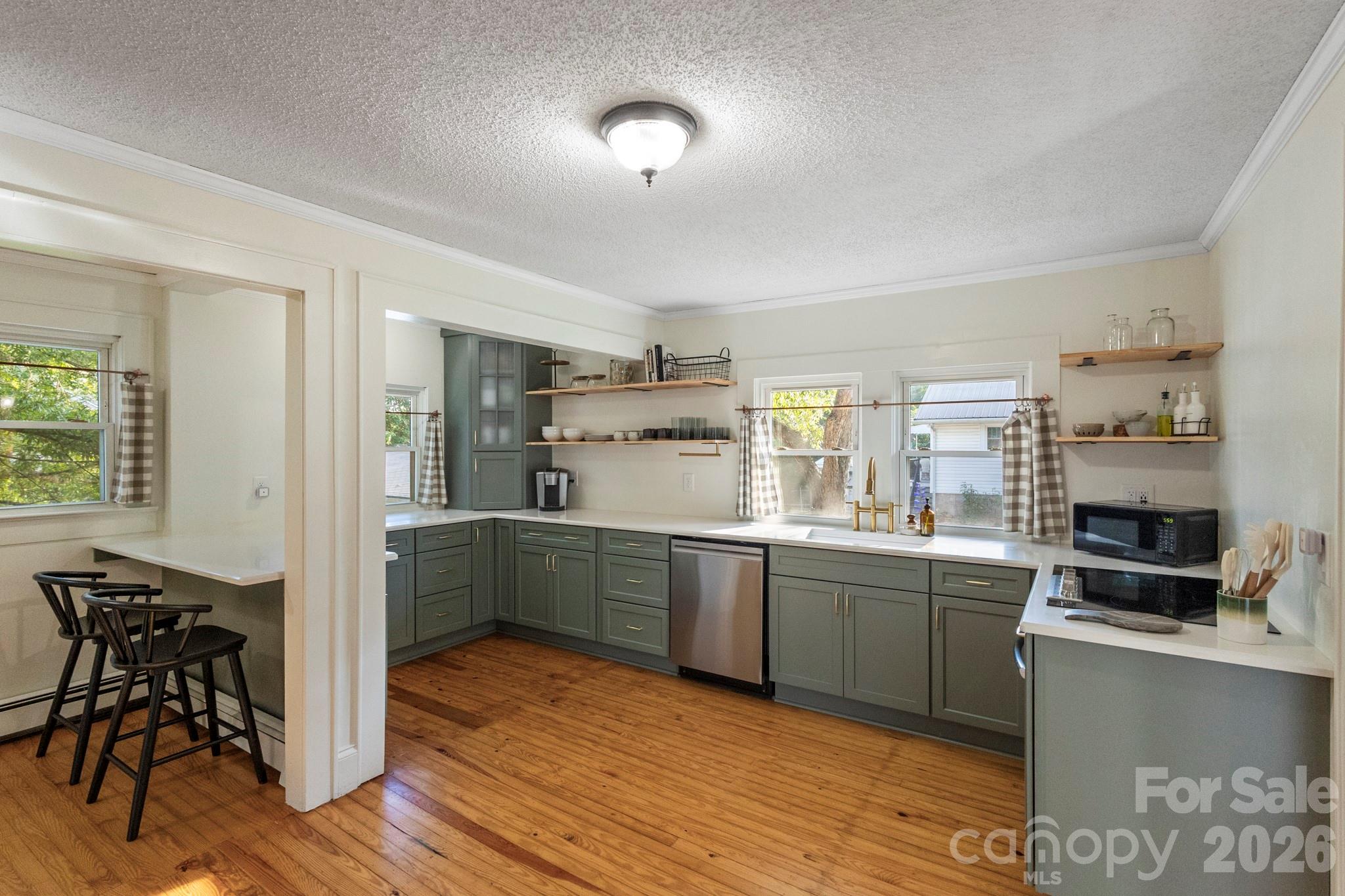 1810 Central Drive Property Photo 10