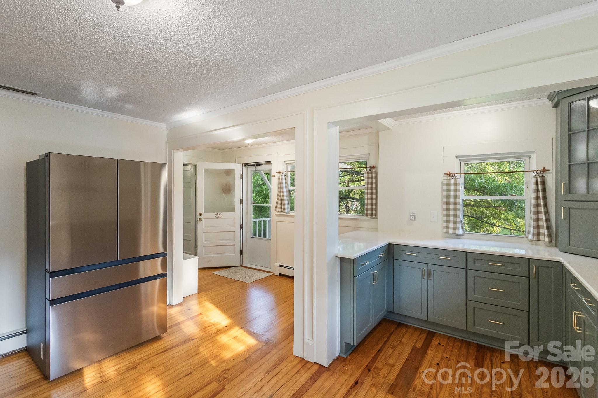 1810 Central Drive Property Photo 14