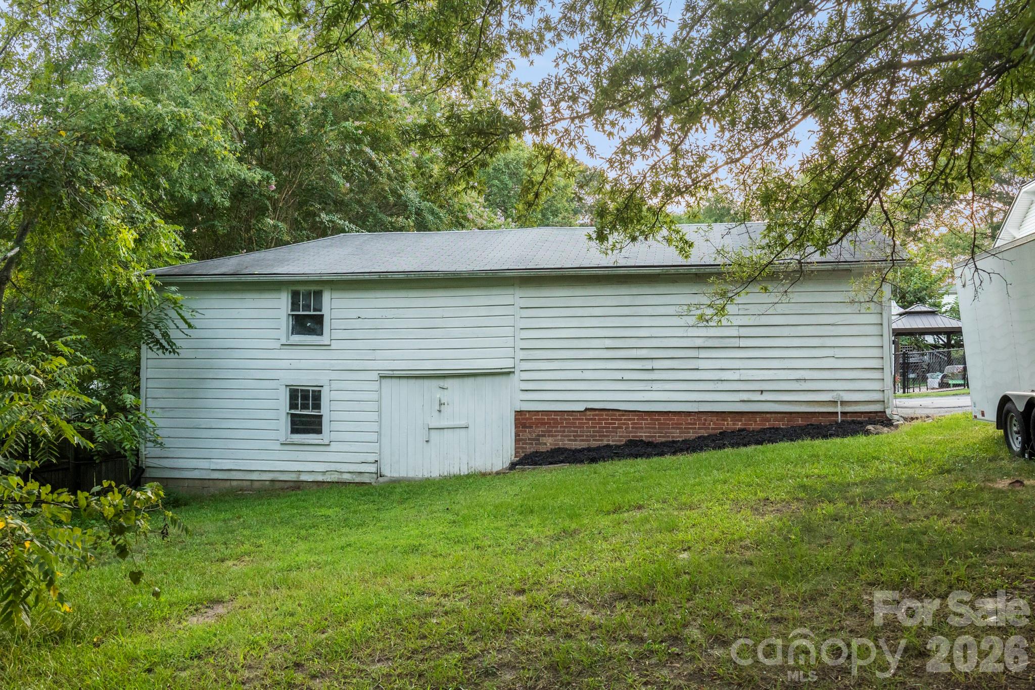 1810 Central Drive Property Photo 32