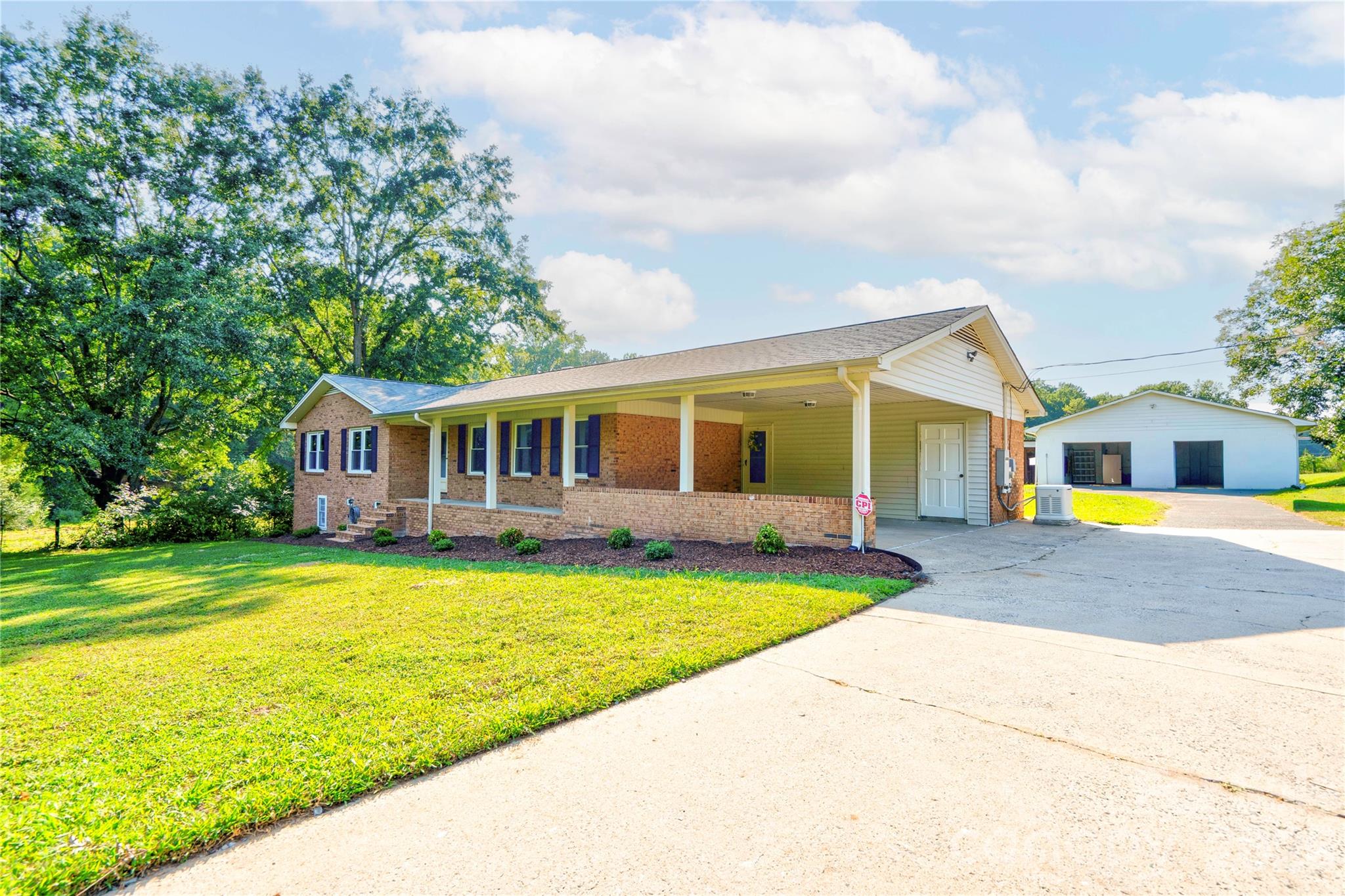 113 Idlewood Court Property Photo 6