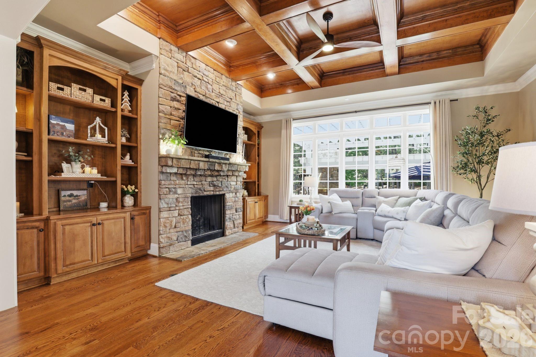 161 Cape Cod Way Property Photo 3