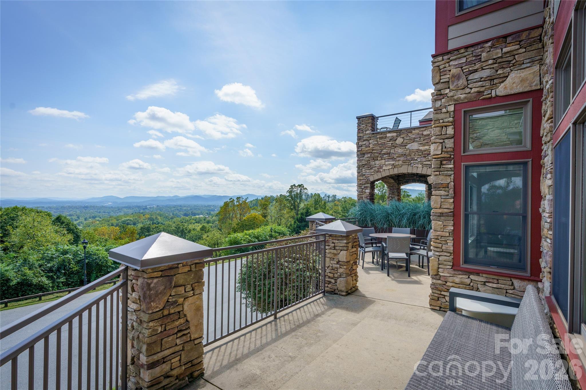 4 Chimney Crest Drive J Property Photo 10