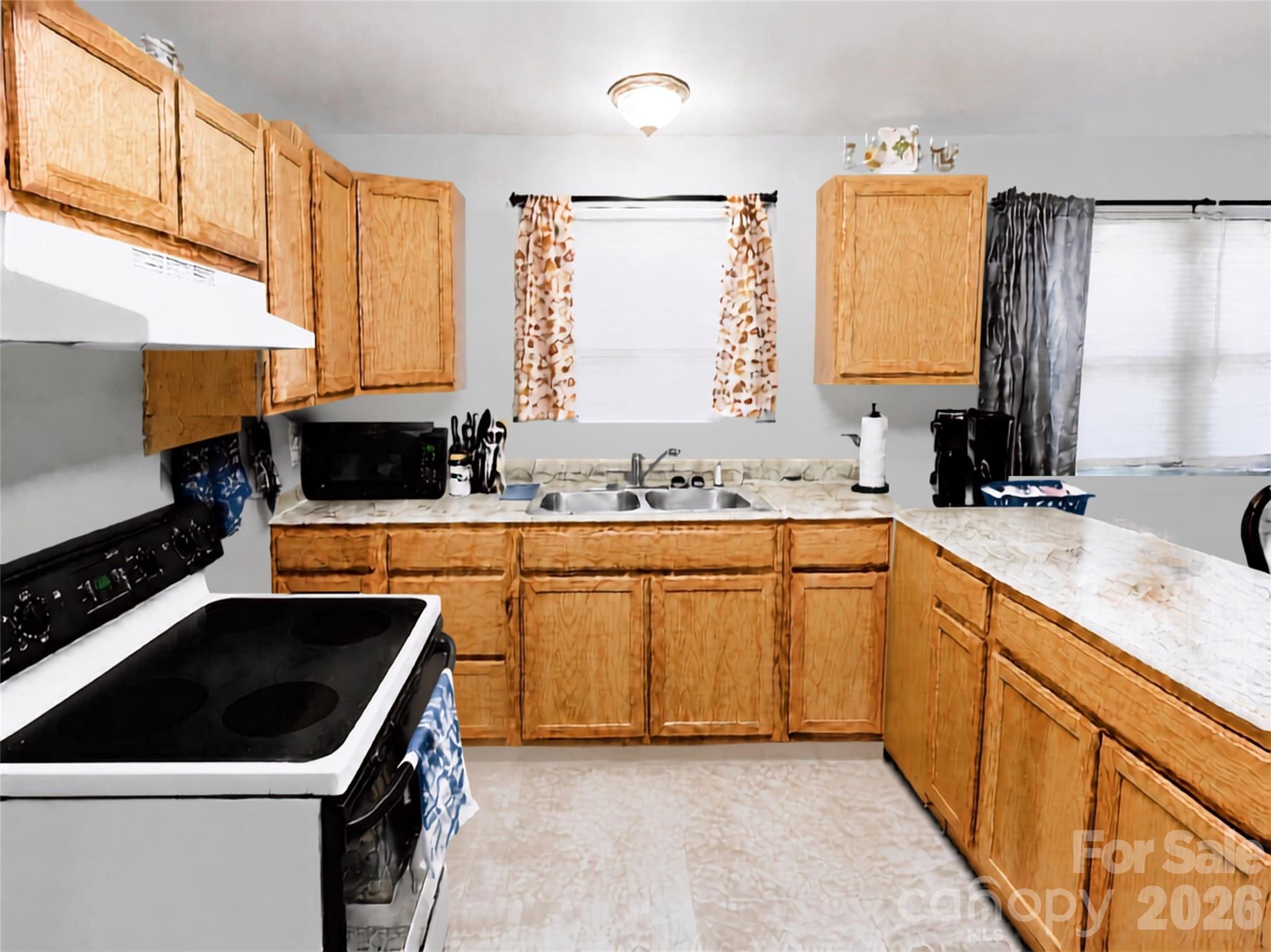 816 Skyland Street Property Photo 4
