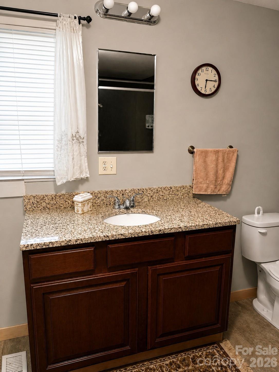 816 Skyland Street Property Photo 10