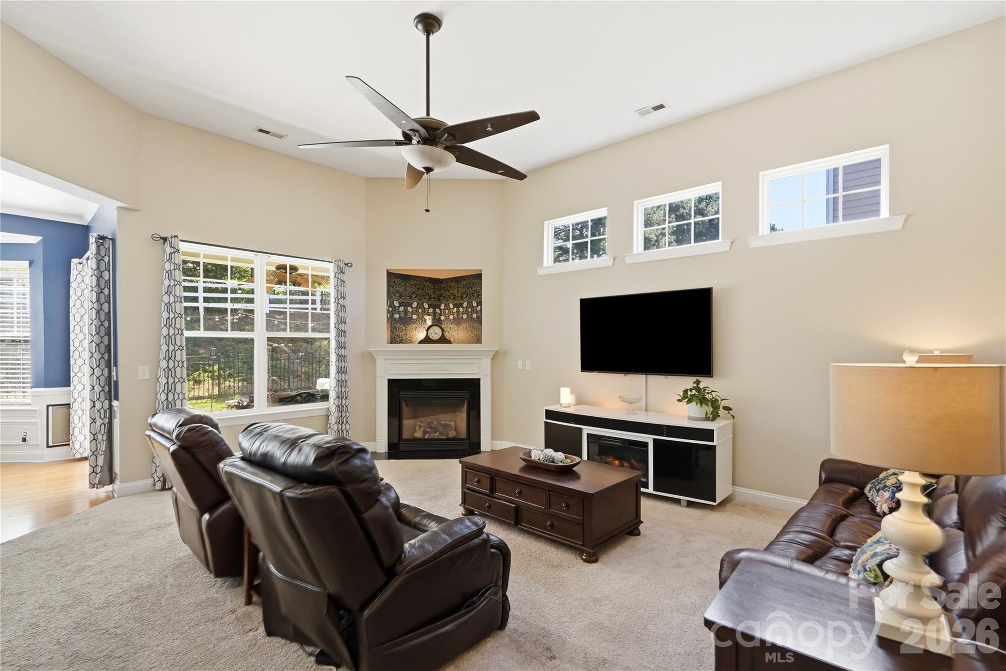 3559 Valiant Avenue Property Photo 5