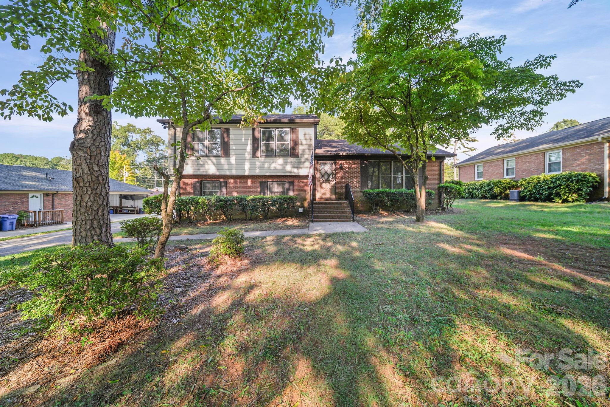 13519 Four Oaks Lane Property Photo 8