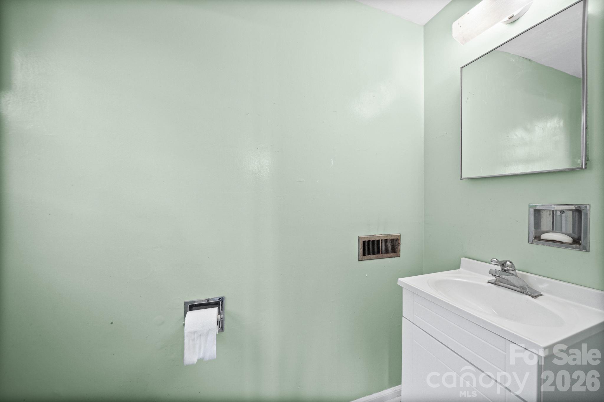 13519 Four Oaks Lane Property Photo 17