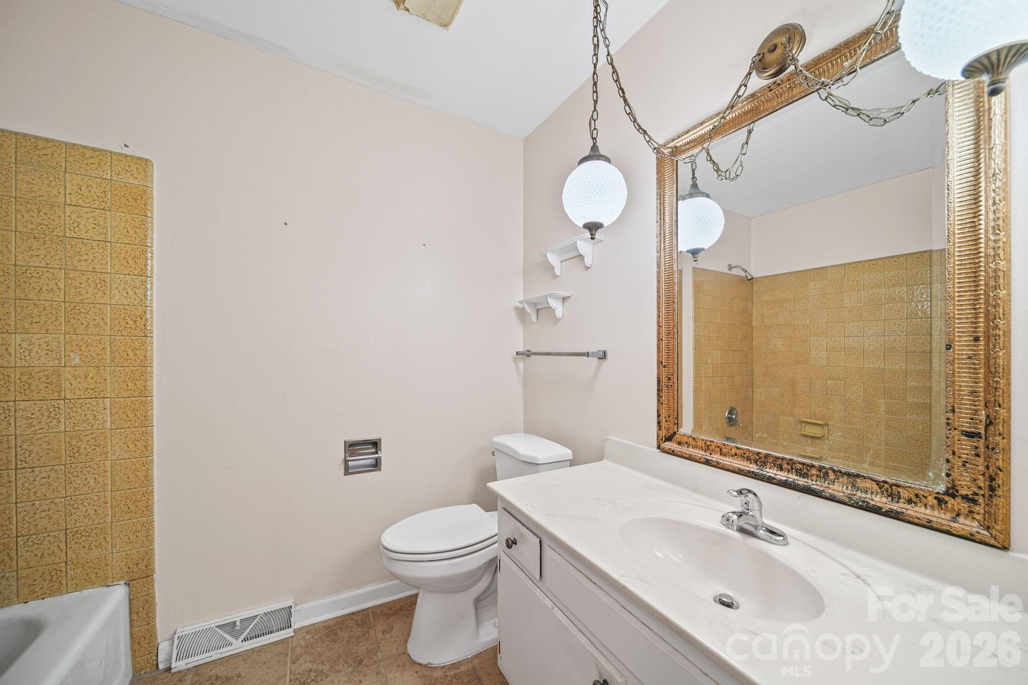 13519 Four Oaks Lane Property Photo 18