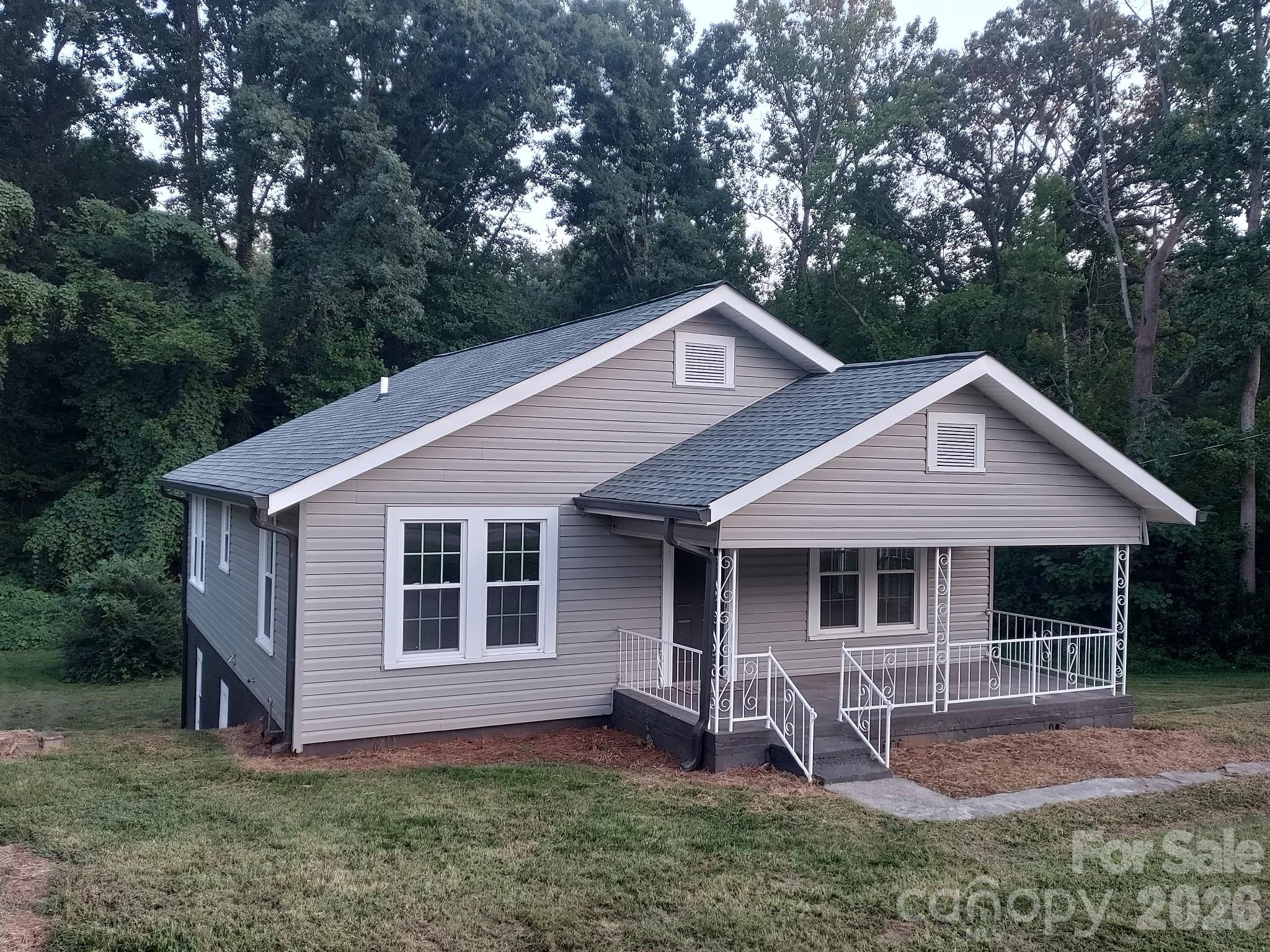 2115 Newton Drive Property Photo 2