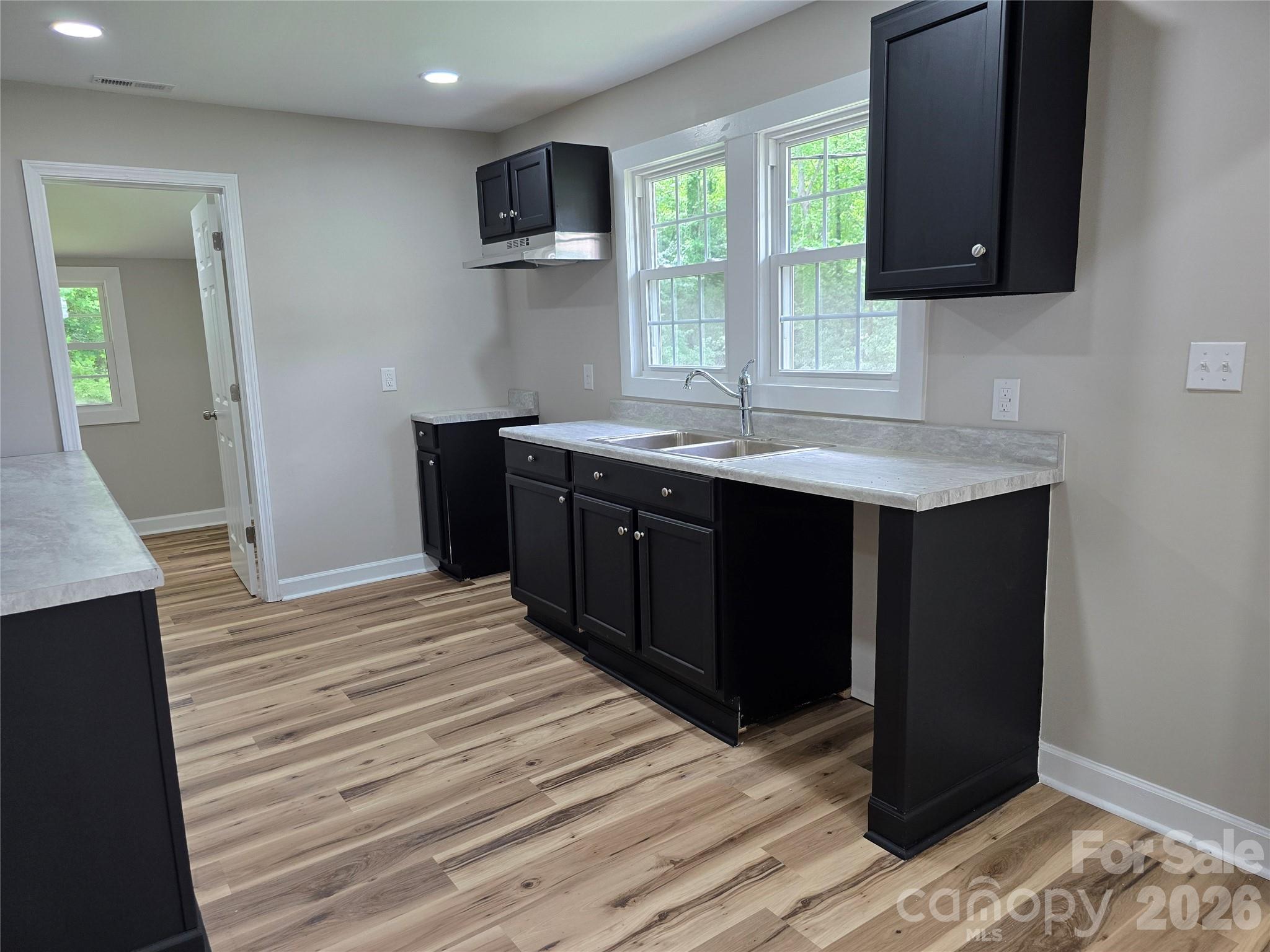 2115 Newton Drive Property Photo 9