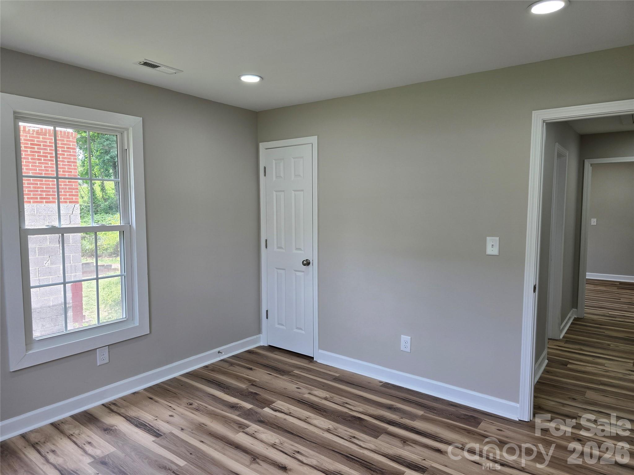 2115 Newton Drive Property Photo 12