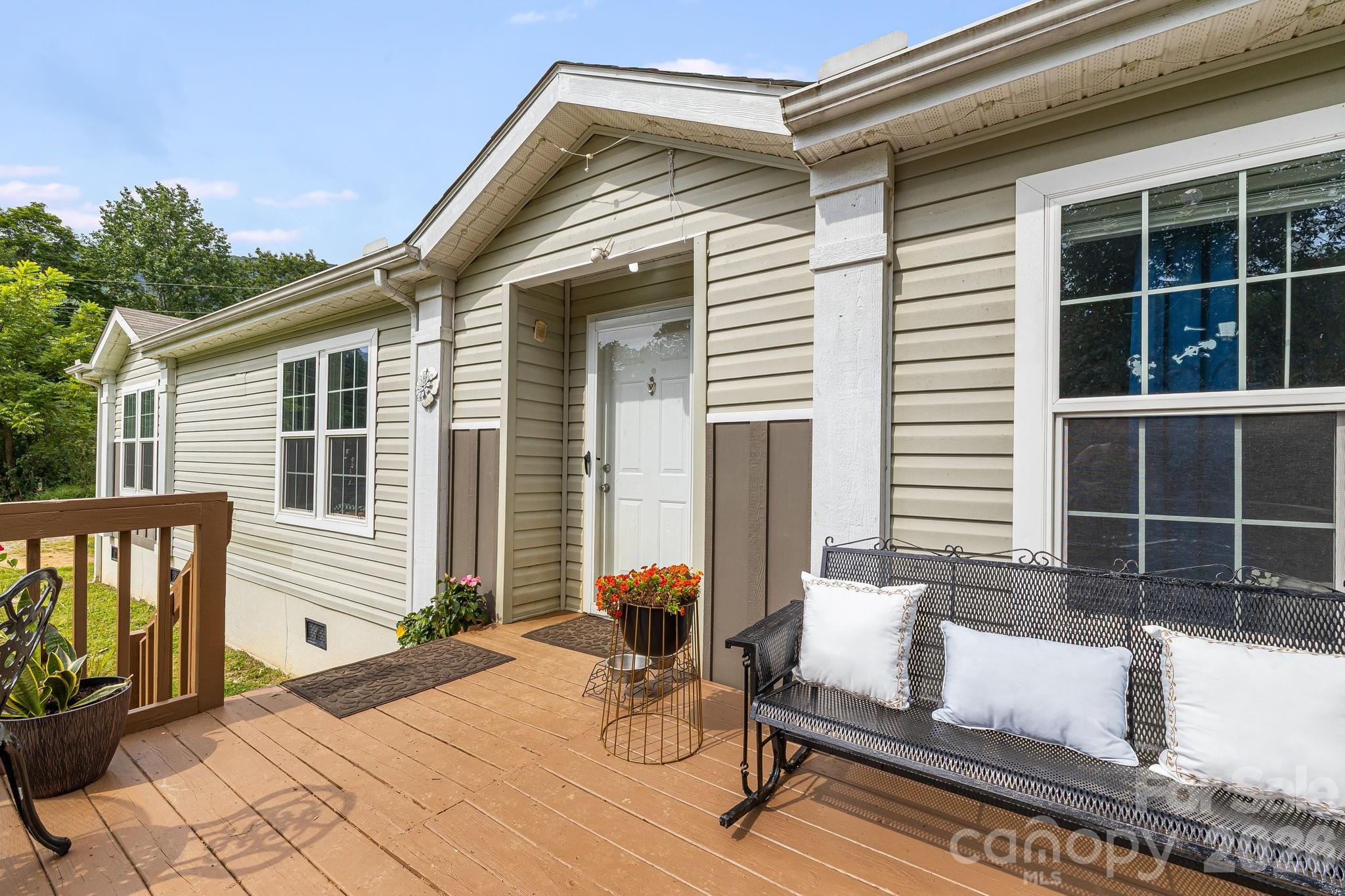 36 Woodrat Drive Property Photo 6