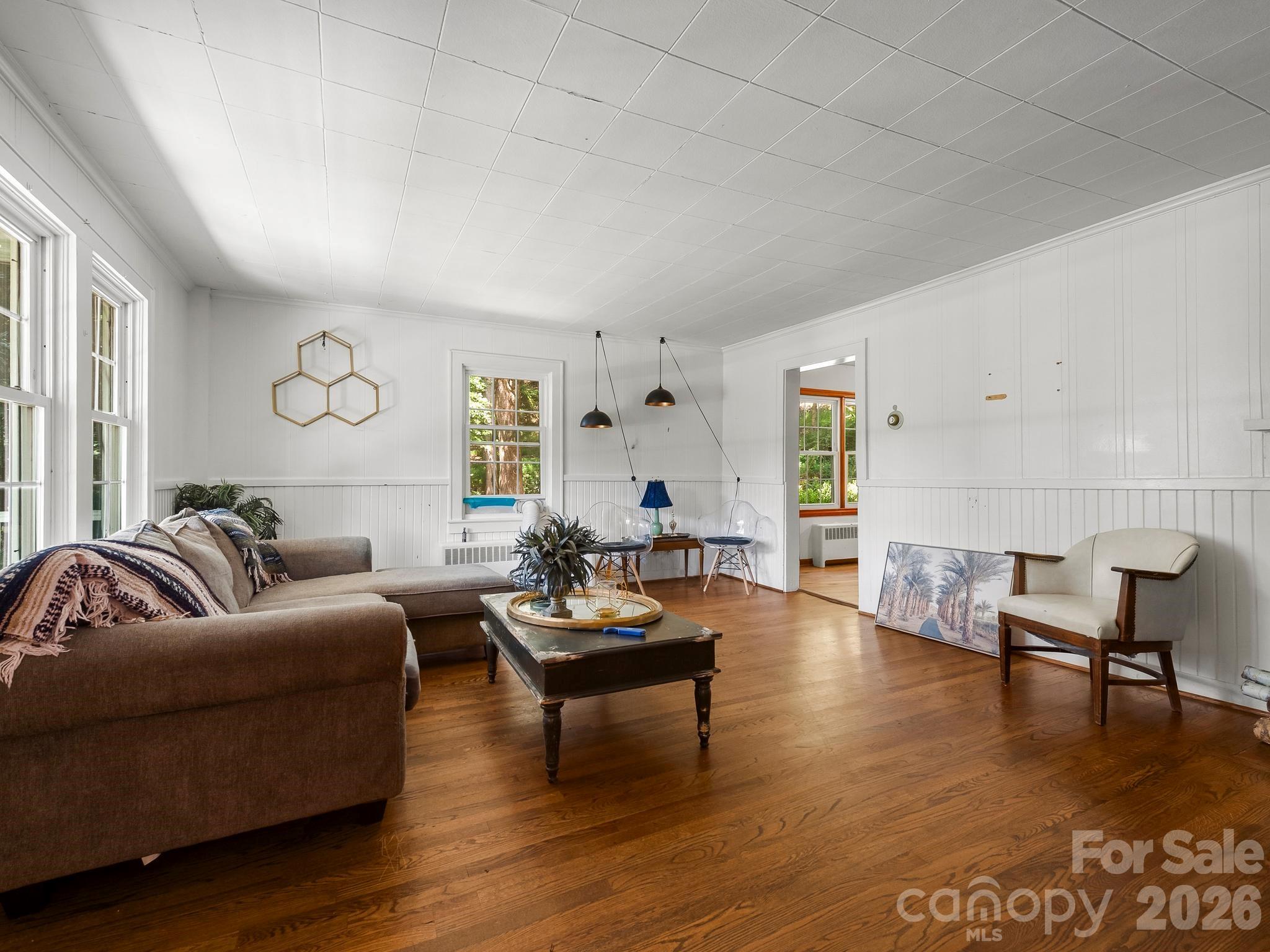 689 S Trade Street Property Photo 19
