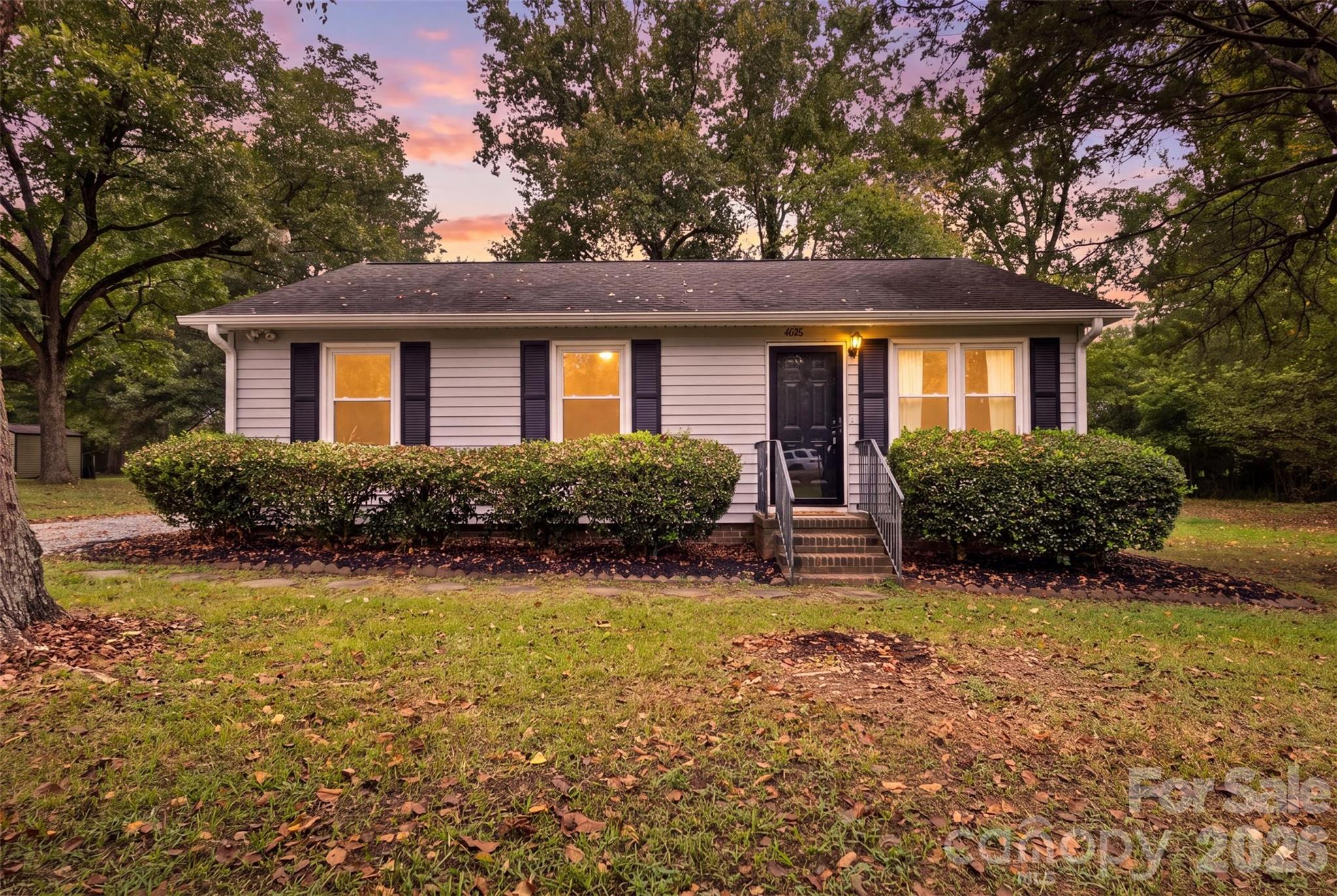 4012 Crestview Drive Property Photo 6