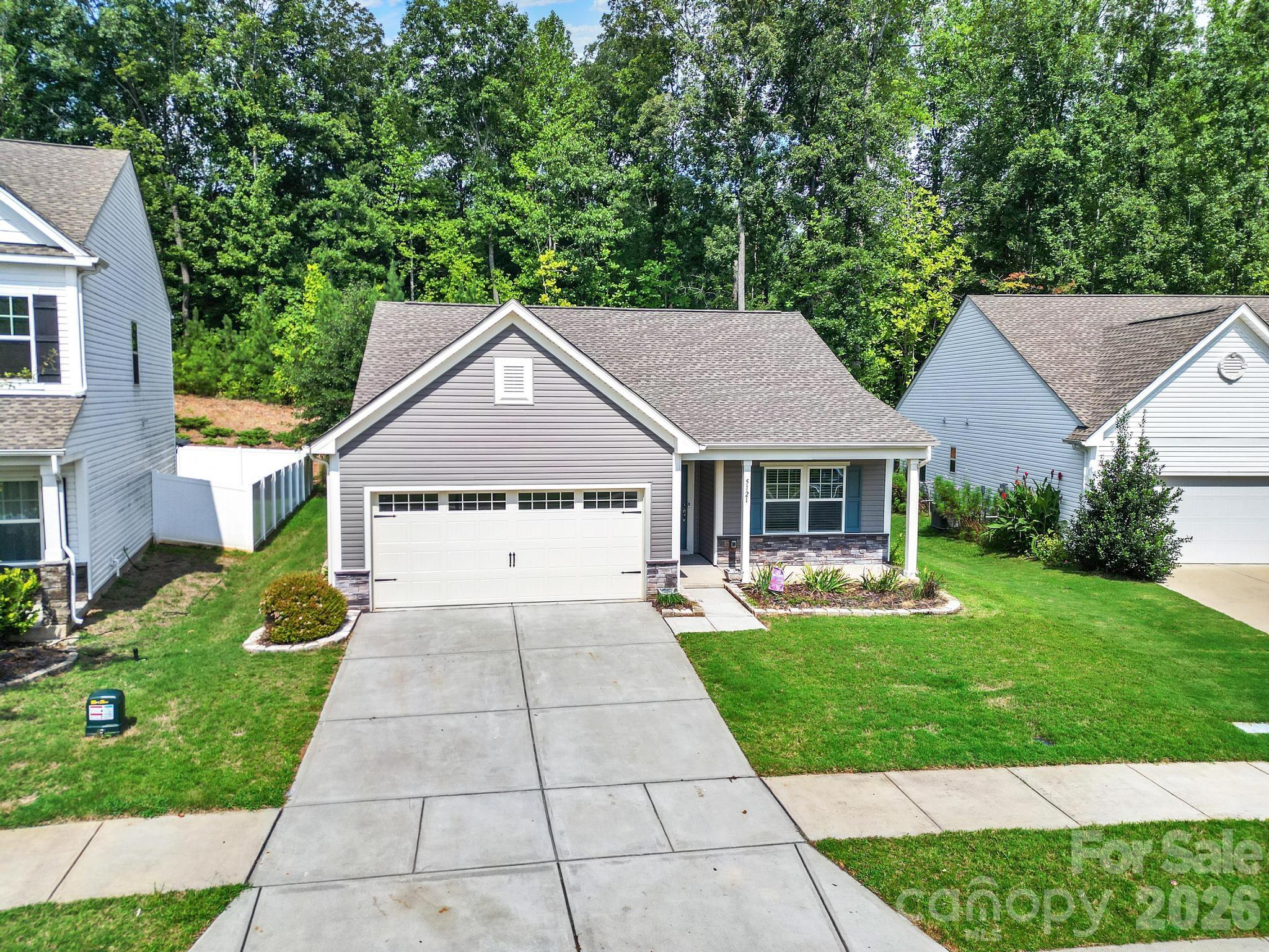 5121 Saddleback Drive Property Photo 2