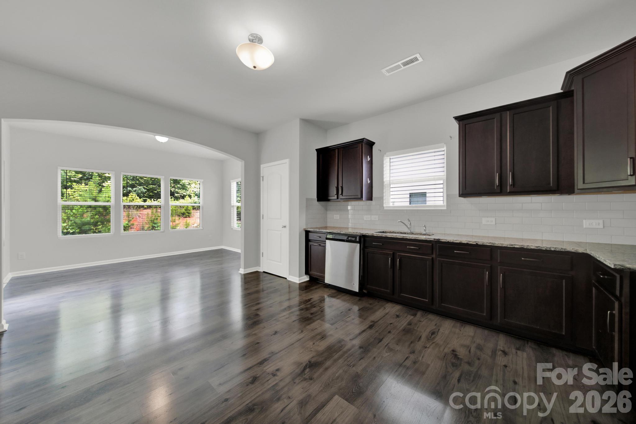5121 Saddleback Drive Property Photo 9