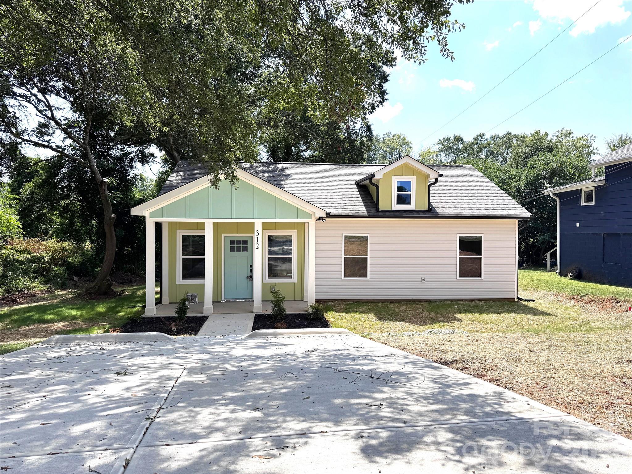 312 Gidney Street Property Photo 1