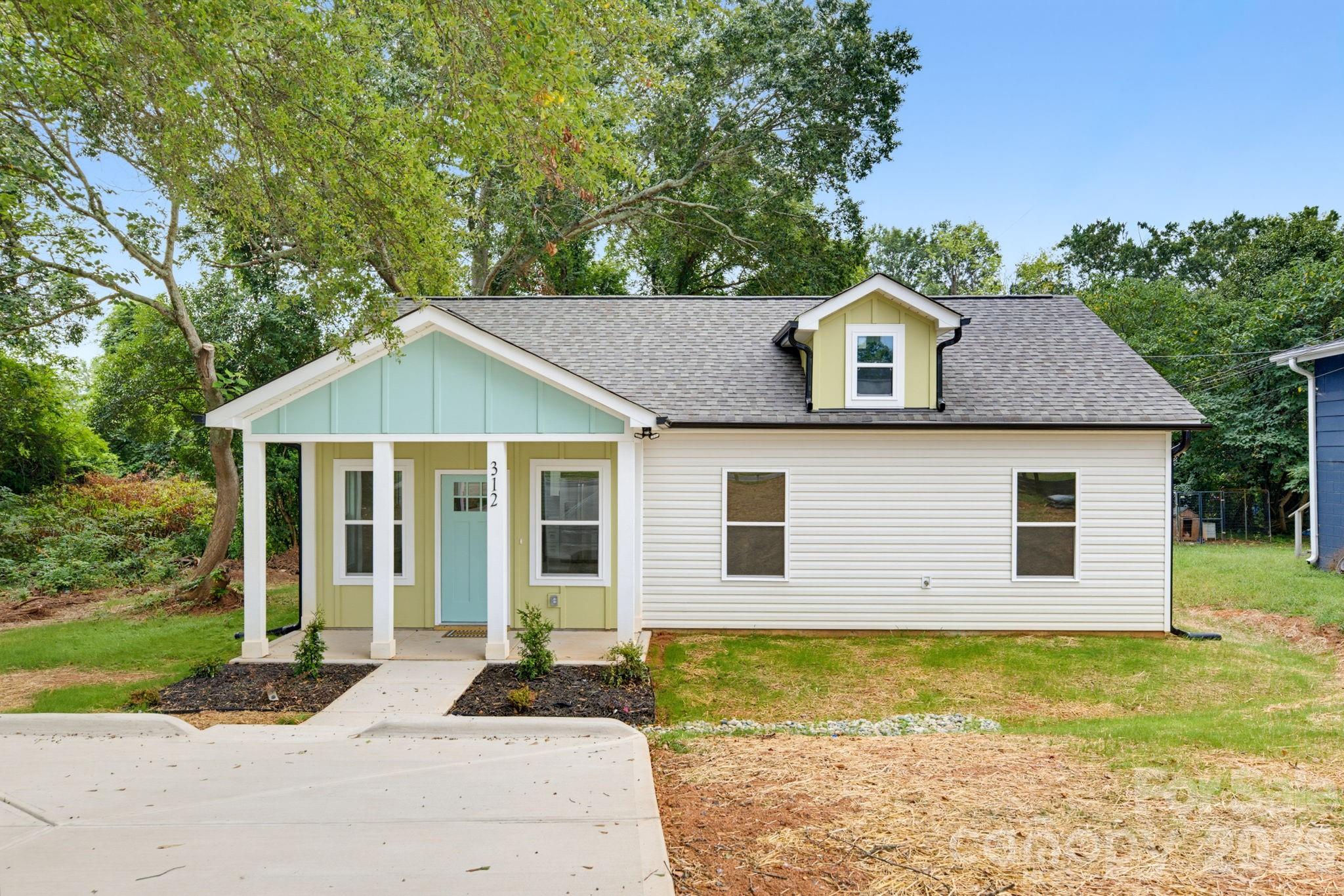 312 Gidney Street Property Photo 1