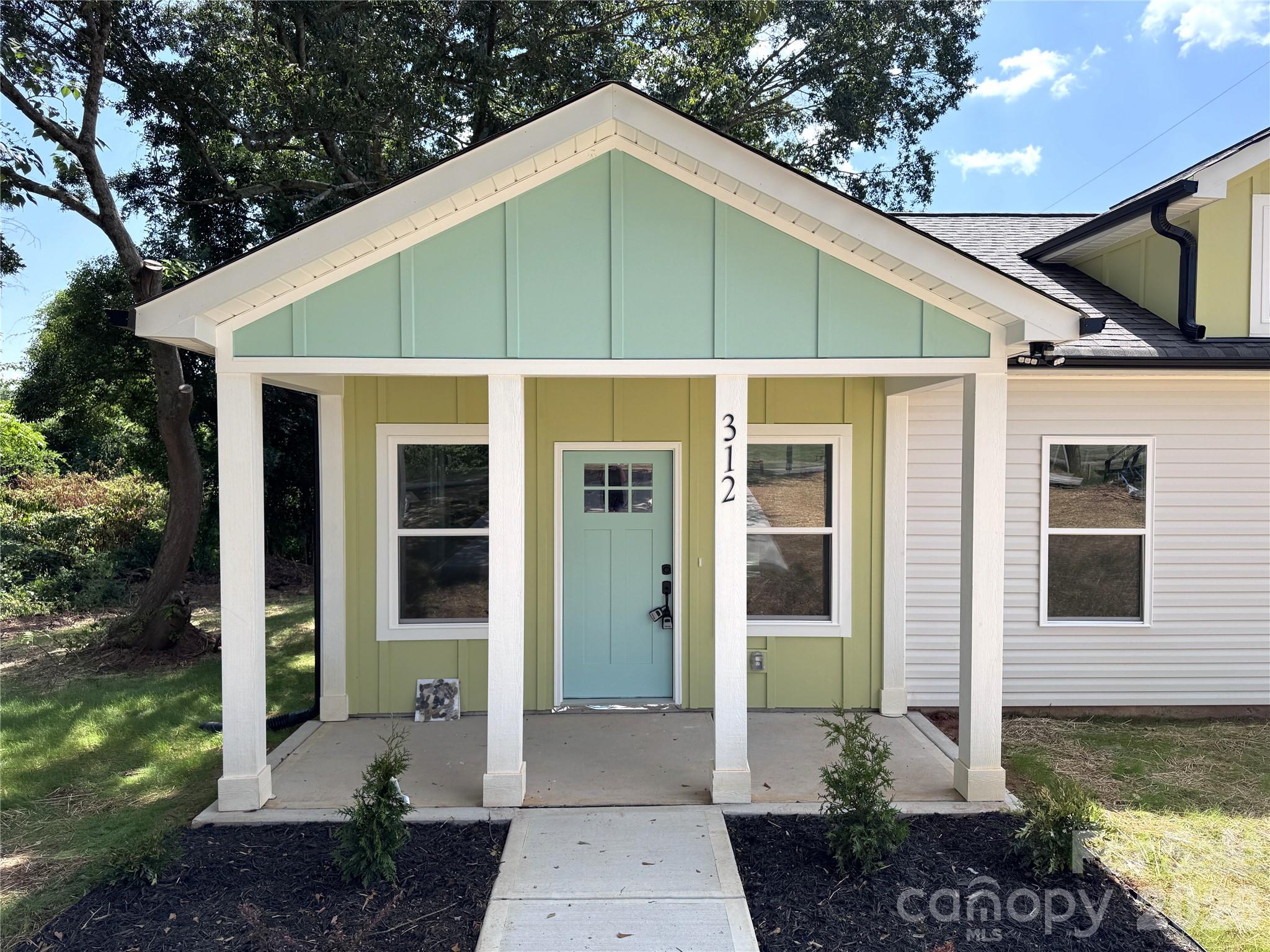 312 Gidney Street Property Photo 3