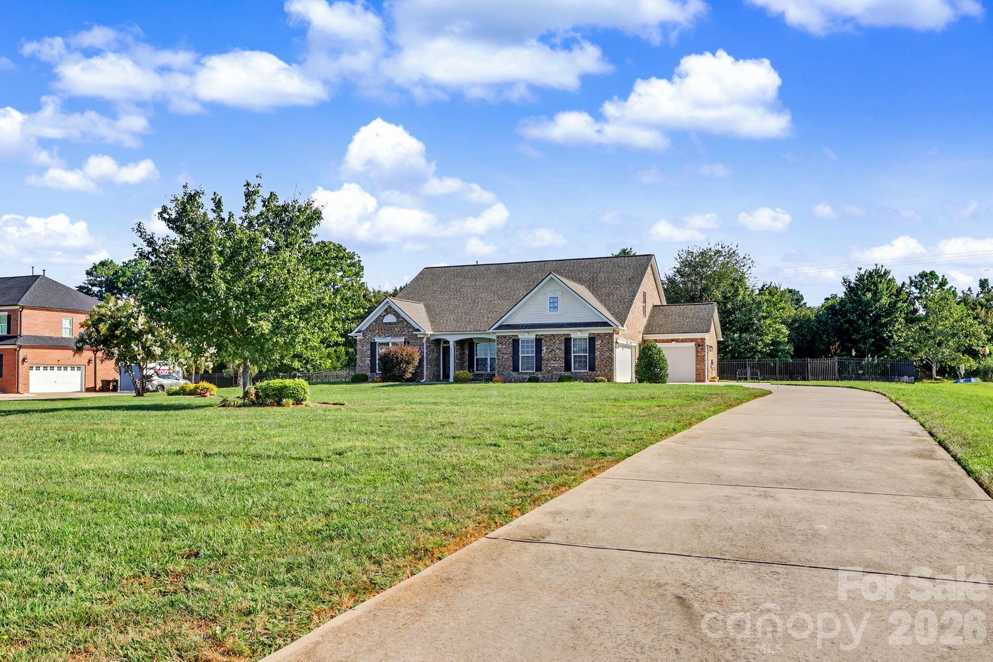 2117 Belle Regal Circle Property Photo 1