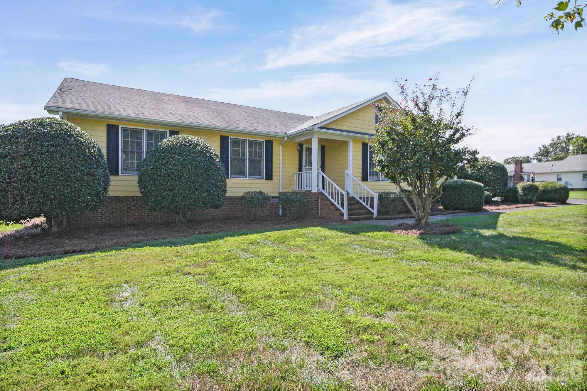 4207 Deerfield Drive Property Photo 2