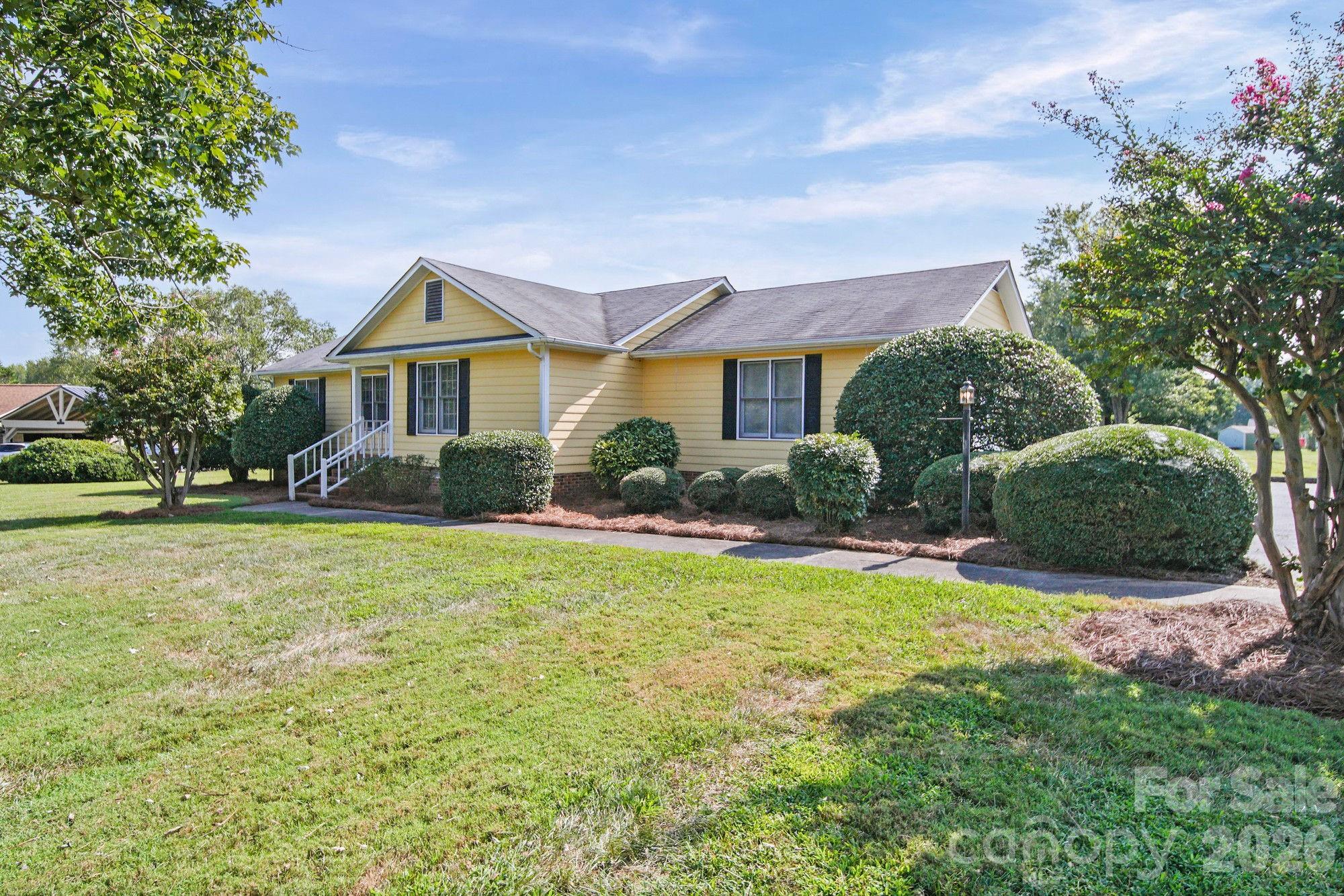 4207 Deerfield Drive Property Photo 3