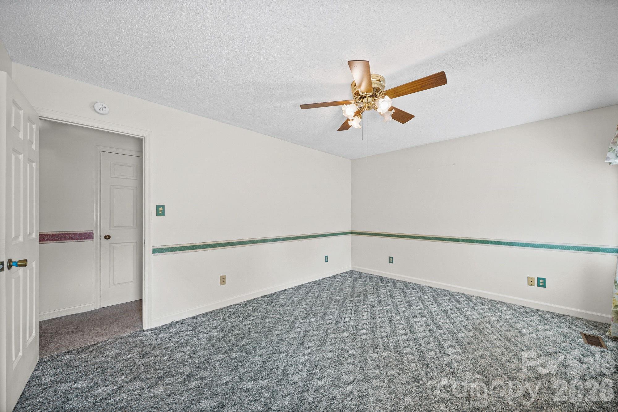 4207 Deerfield Drive Property Photo 15
