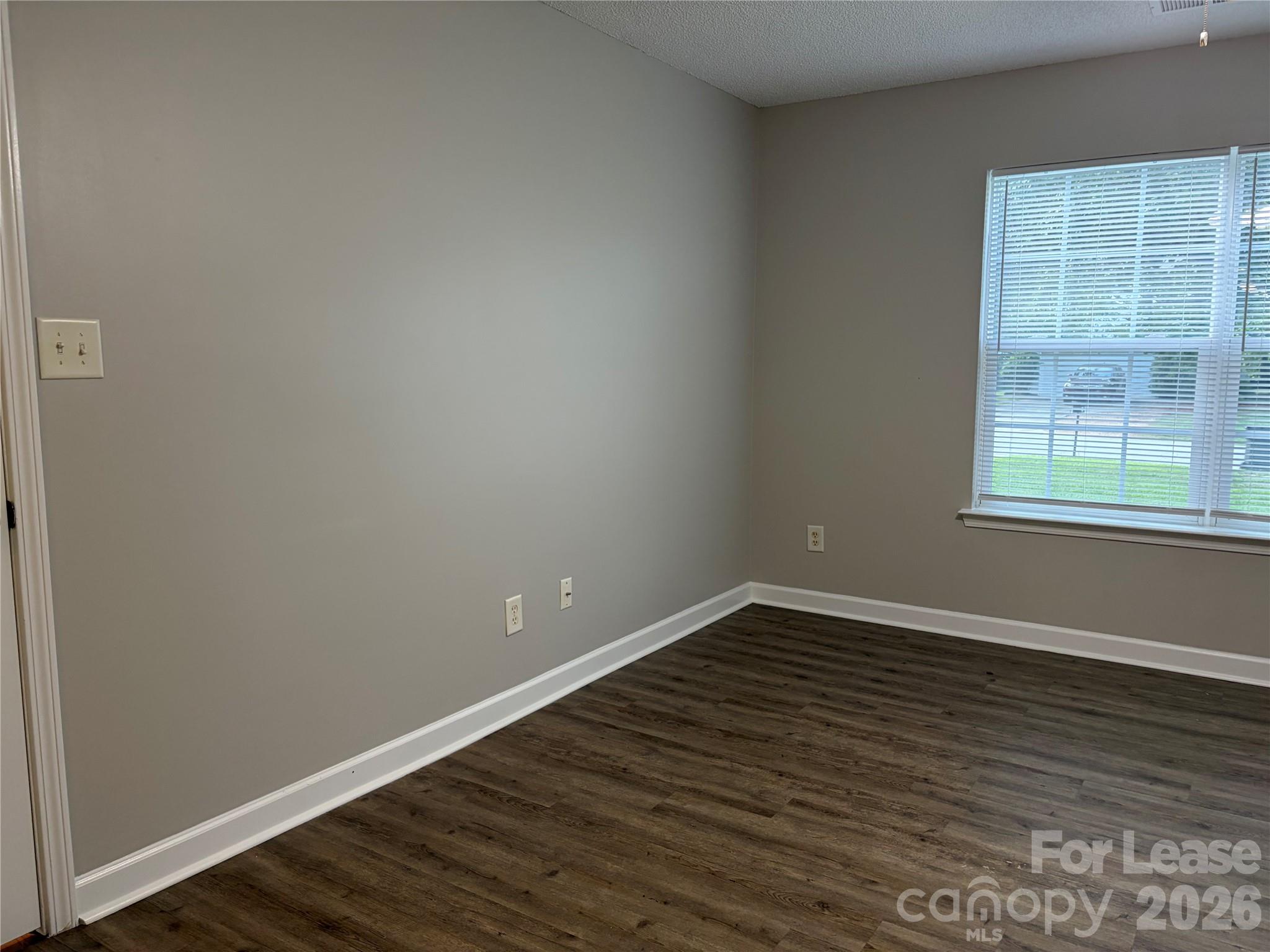 4924 Aldersbrook Drive Property Photo 8