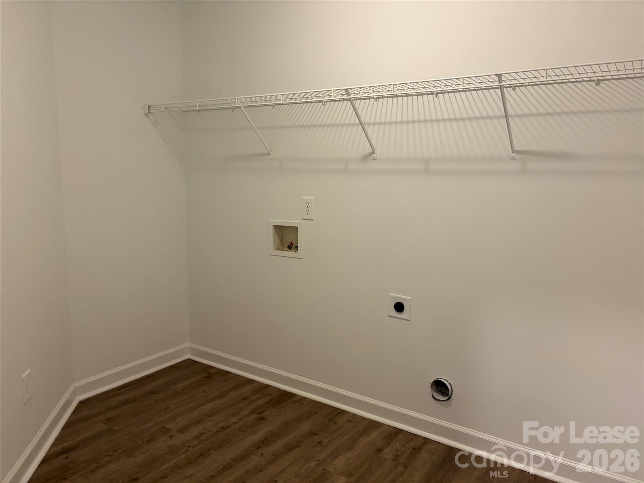 4924 Aldersbrook Drive Property Photo 10