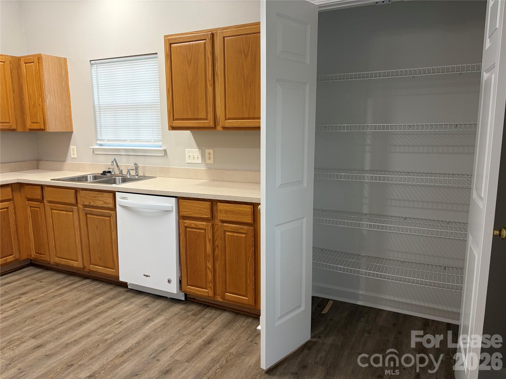 4924 Aldersbrook Drive Property Photo 18