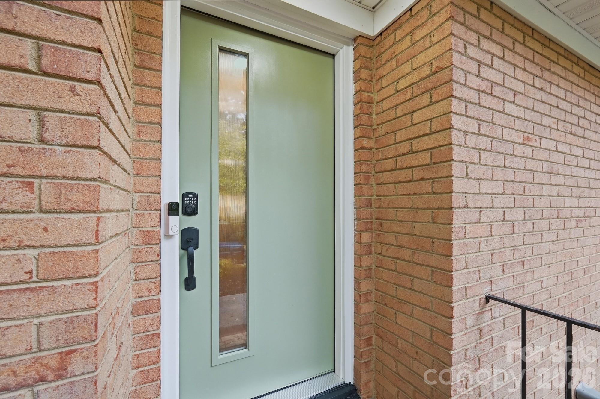 1814 Summerhill Drive Property Photo 3