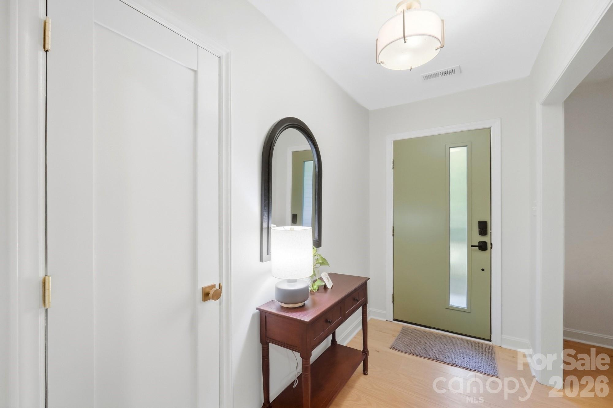 1814 Summerhill Drive Property Photo 4
