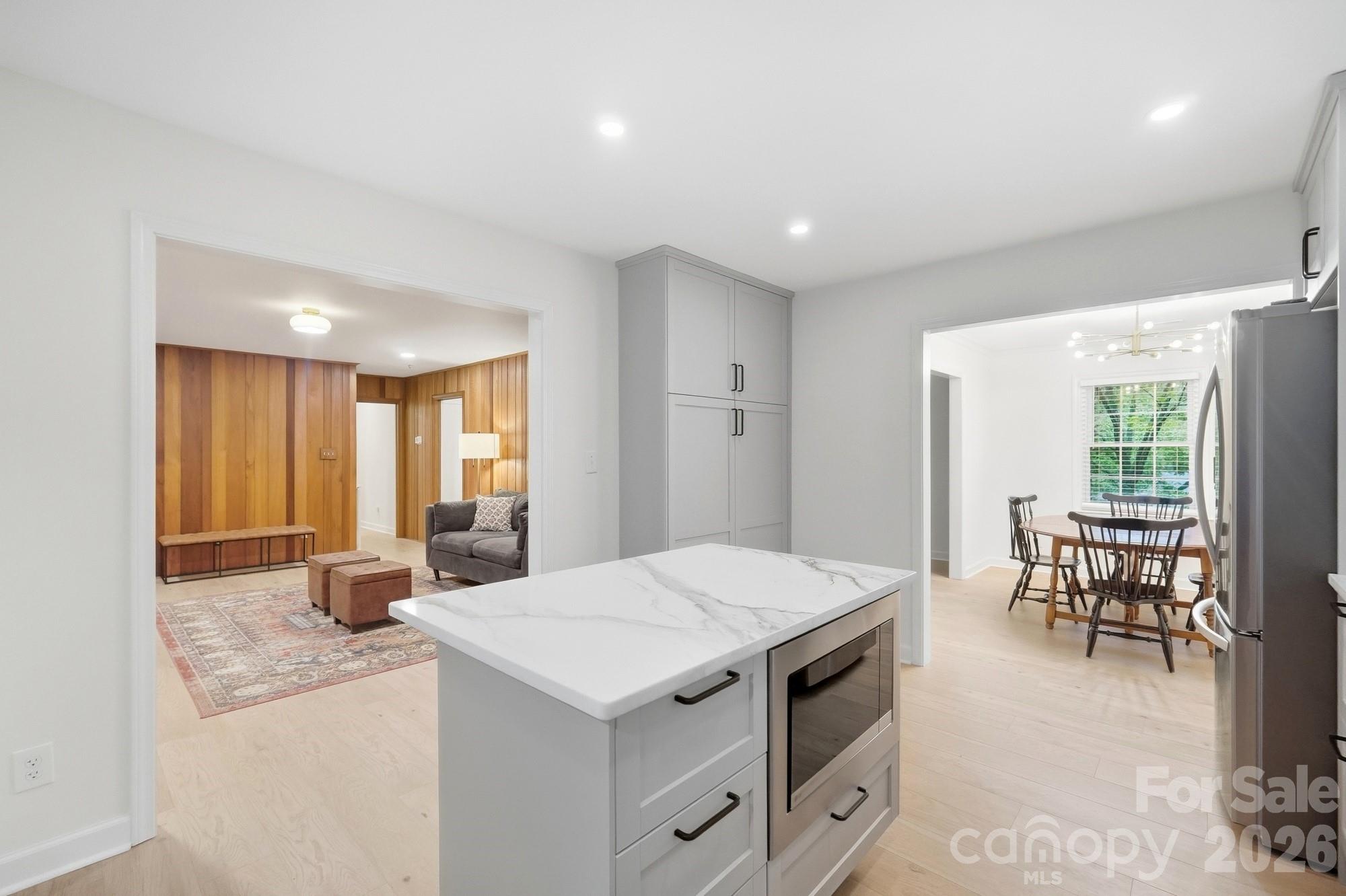 1814 Summerhill Drive Property Photo 10